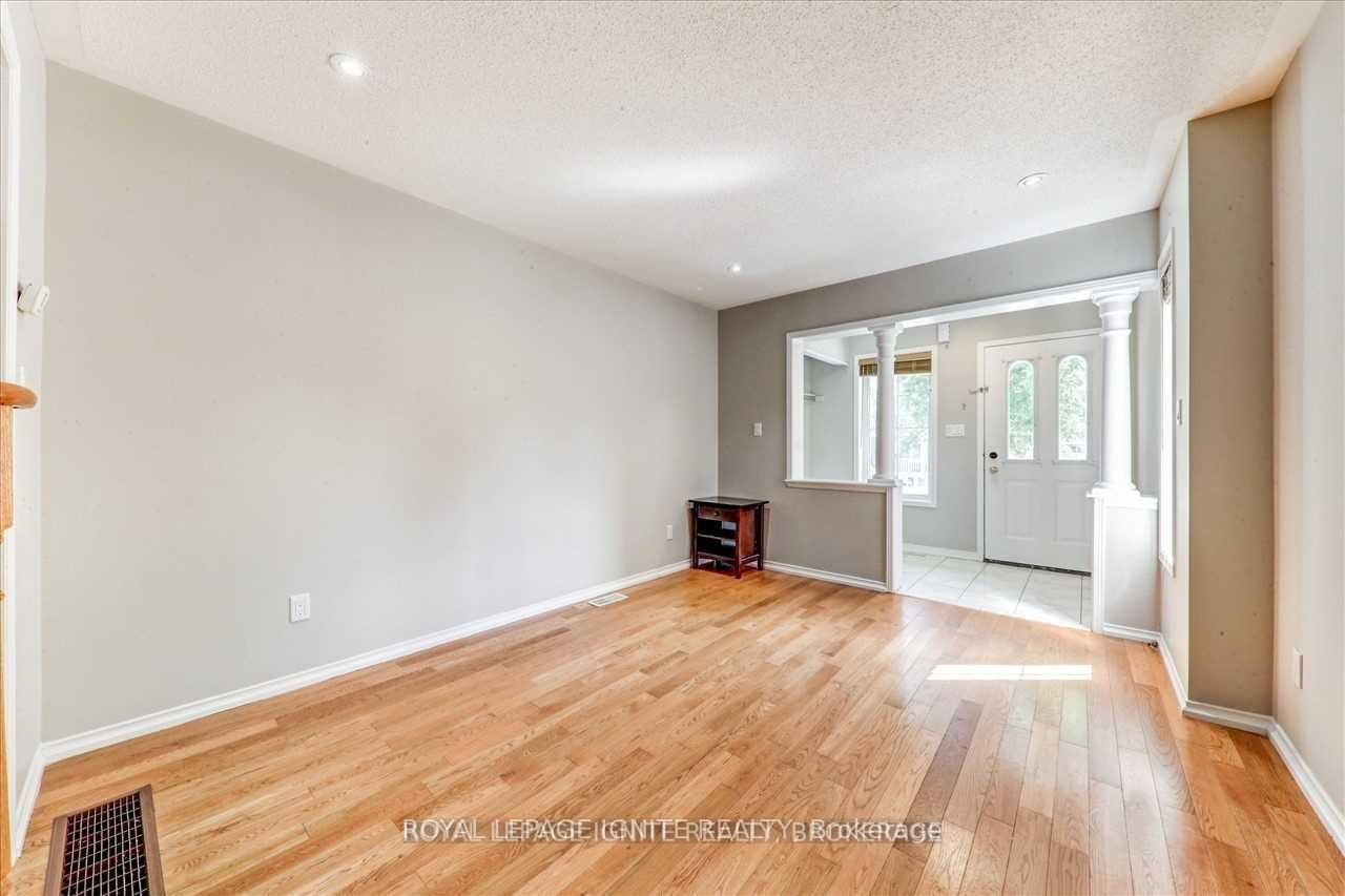 32 Tansley Crescent