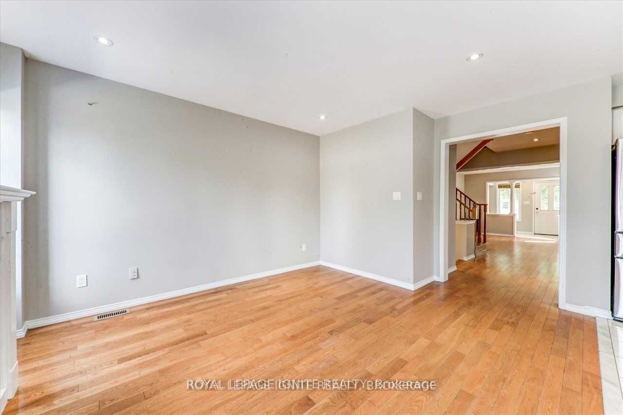 32 Tansley Crescent