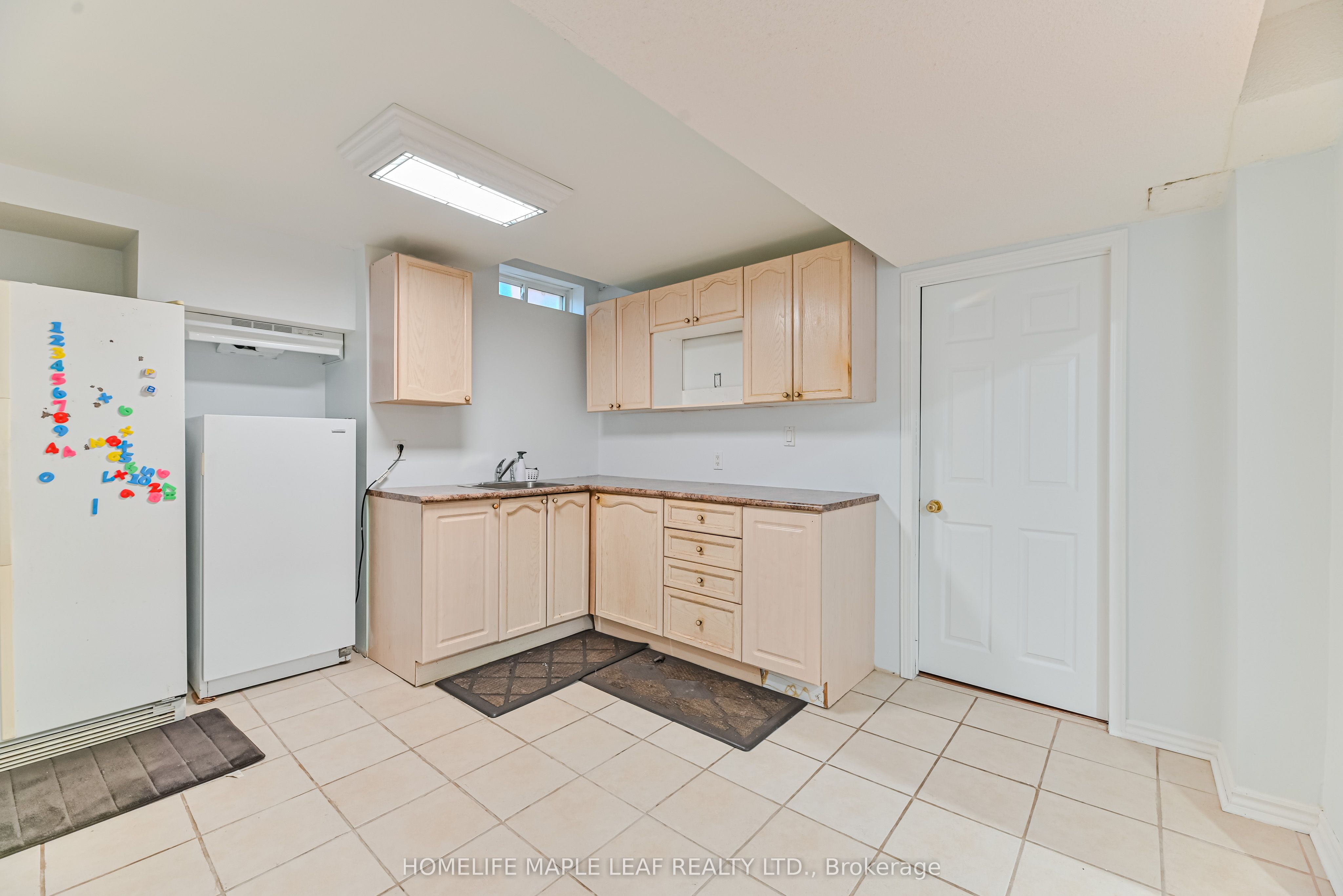 3 Hitchen Avenue