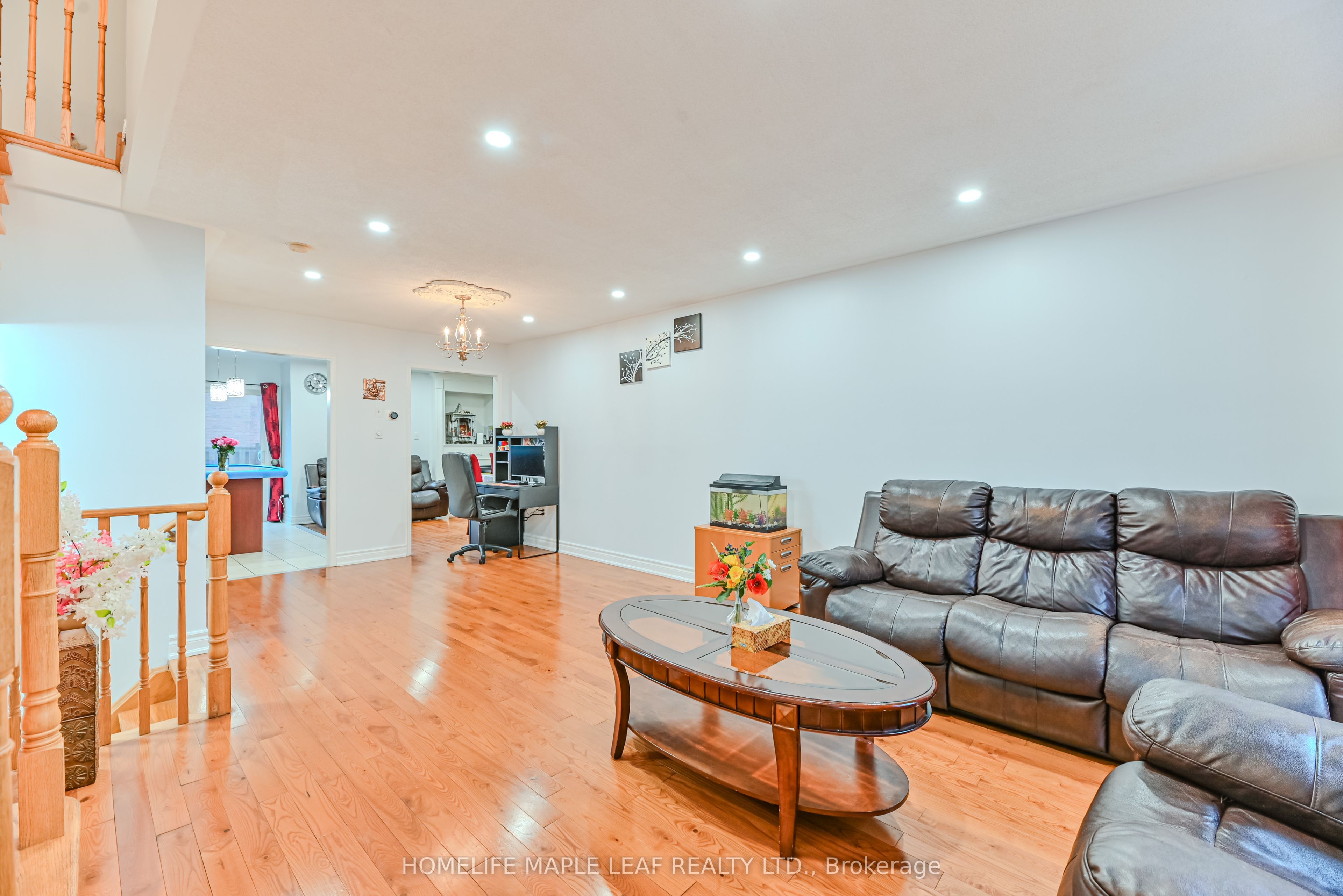 3 Hitchen Avenue
