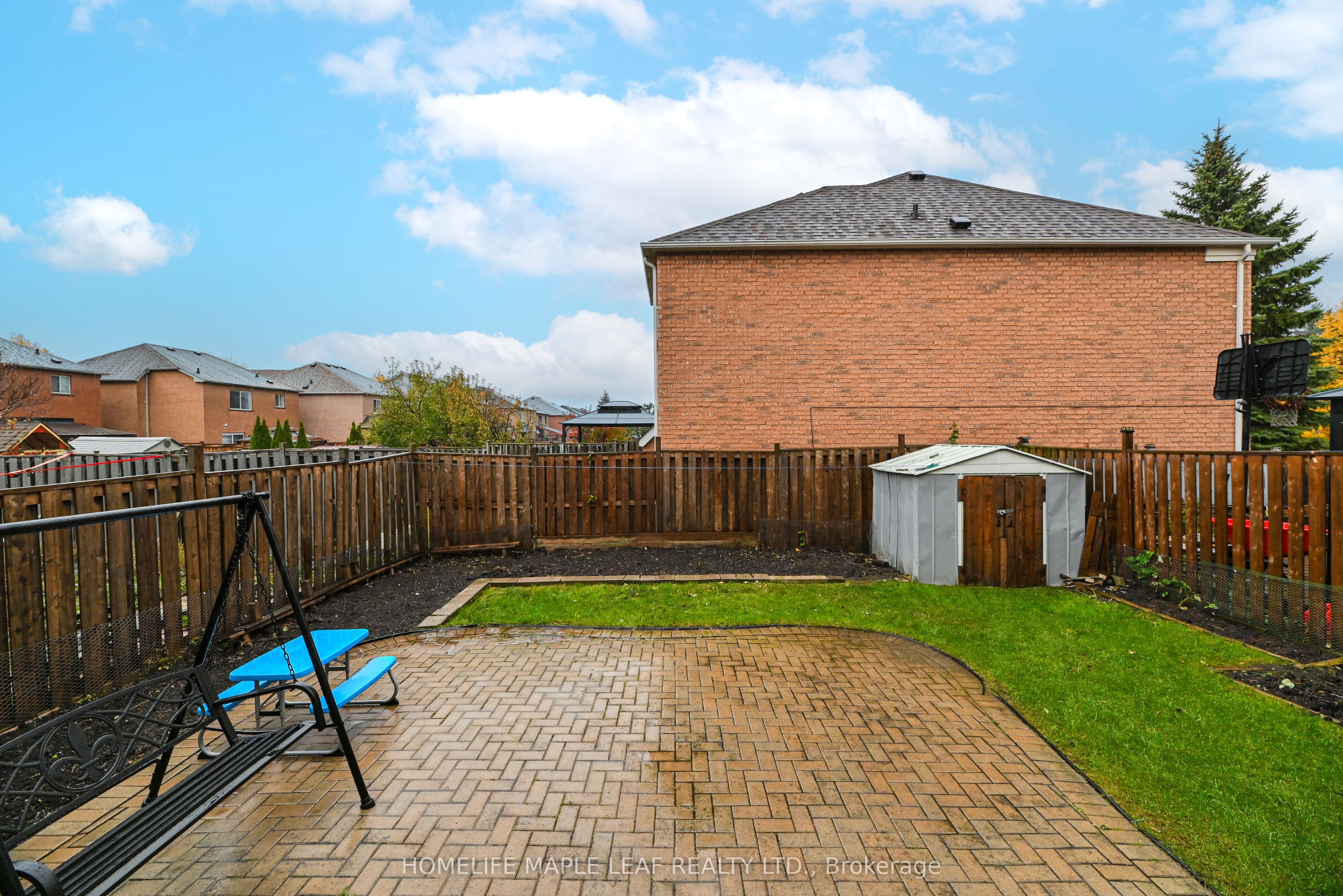 3 Hitchen Avenue