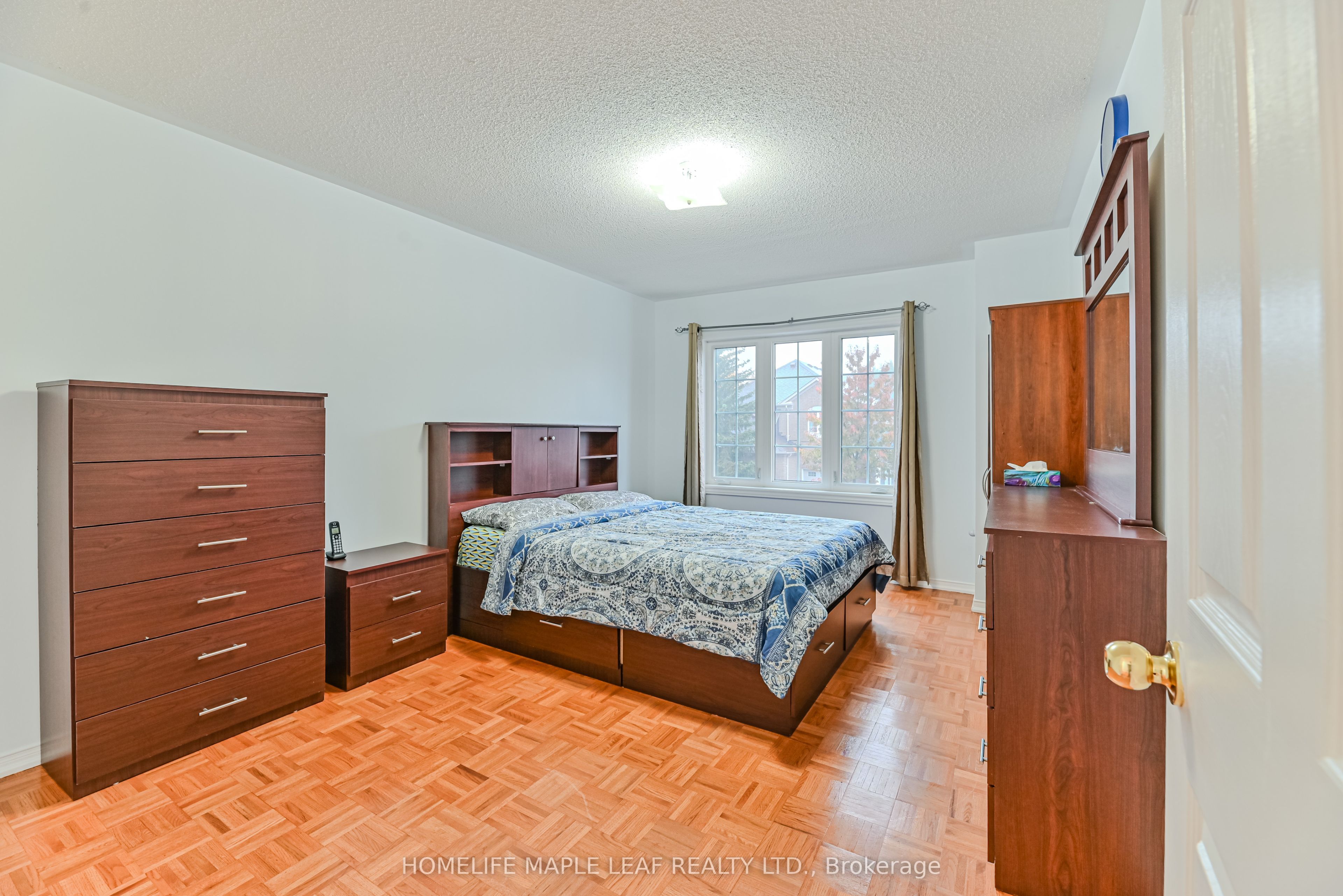 3 Hitchen Avenue