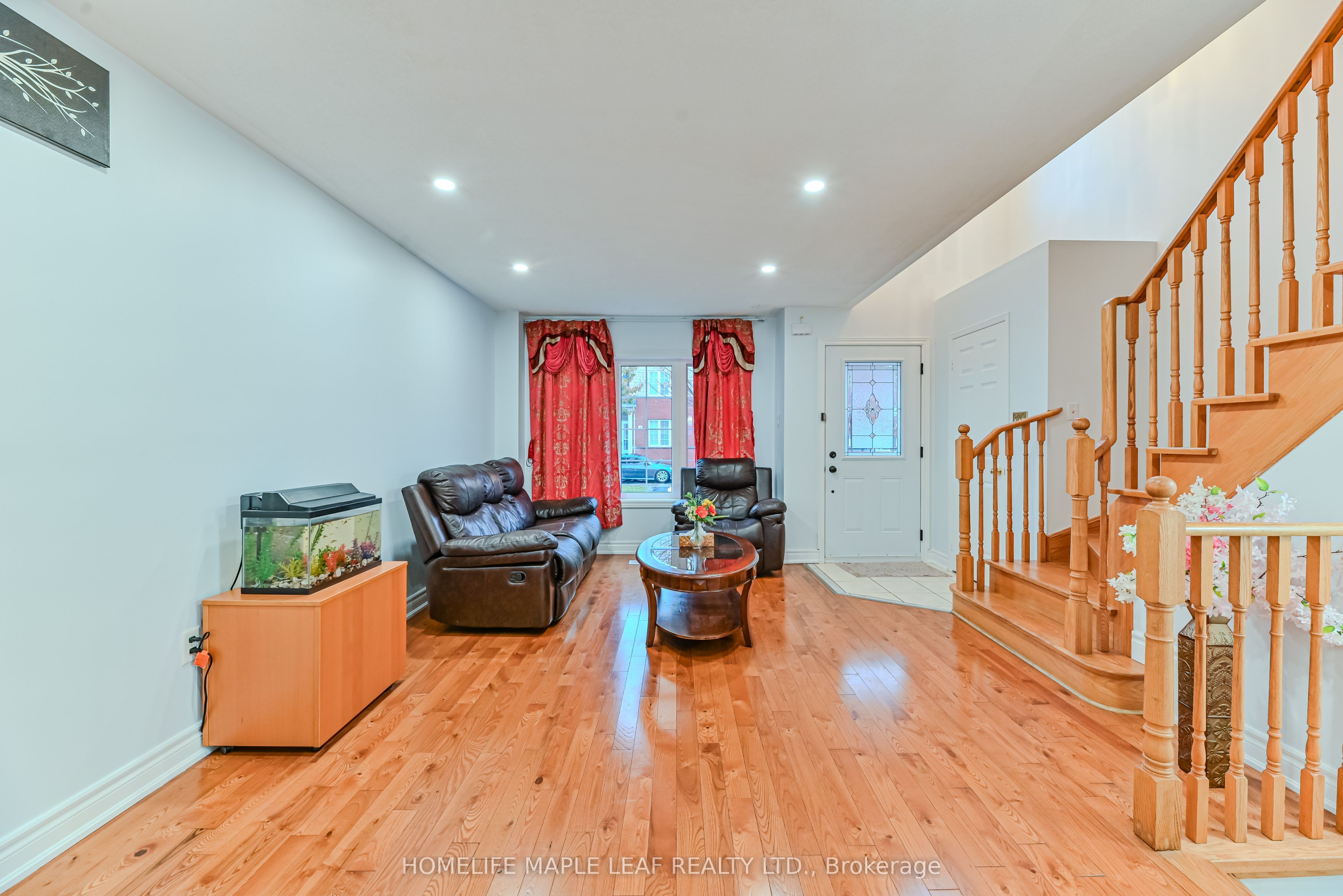 3 Hitchen Avenue