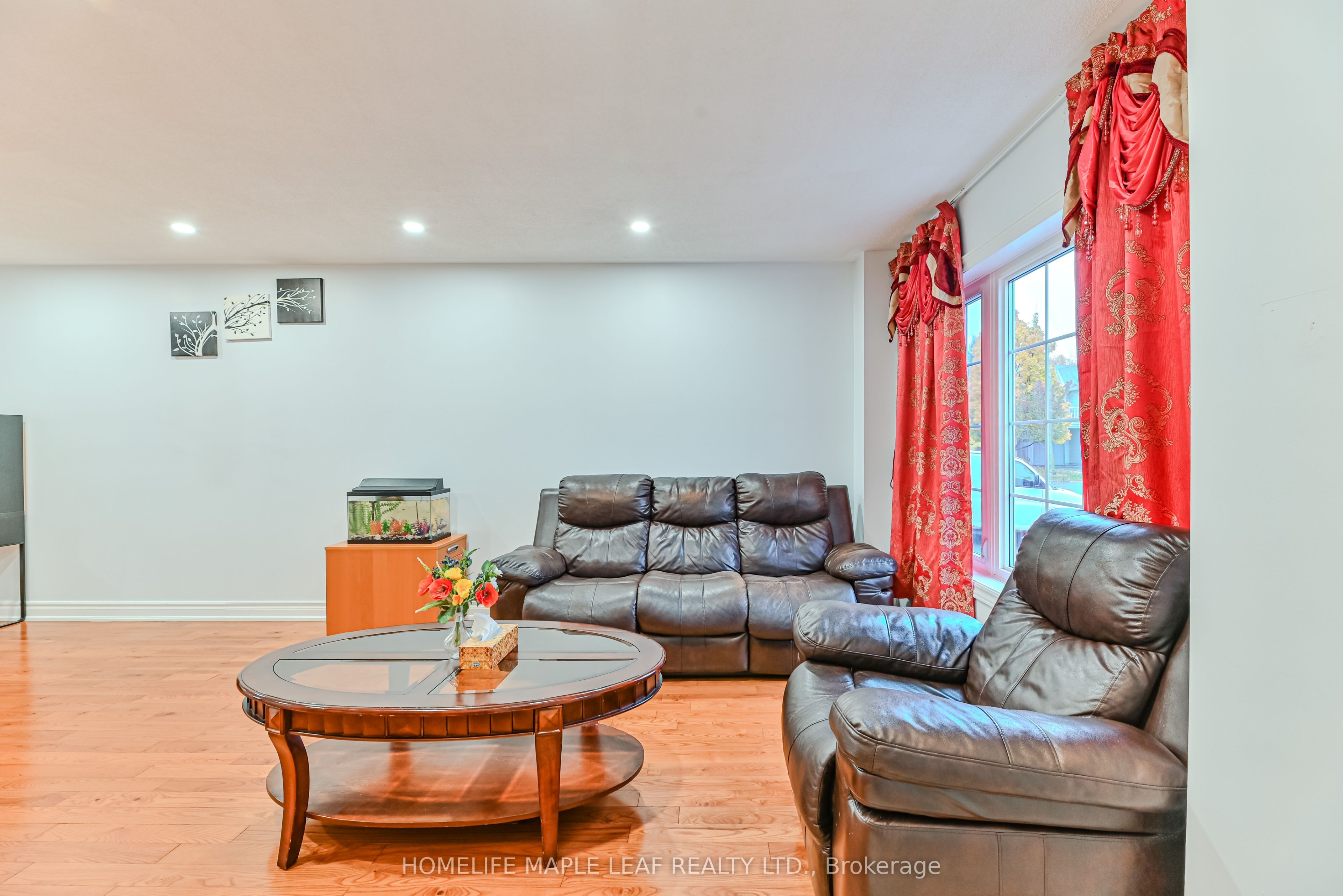 3 Hitchen Avenue