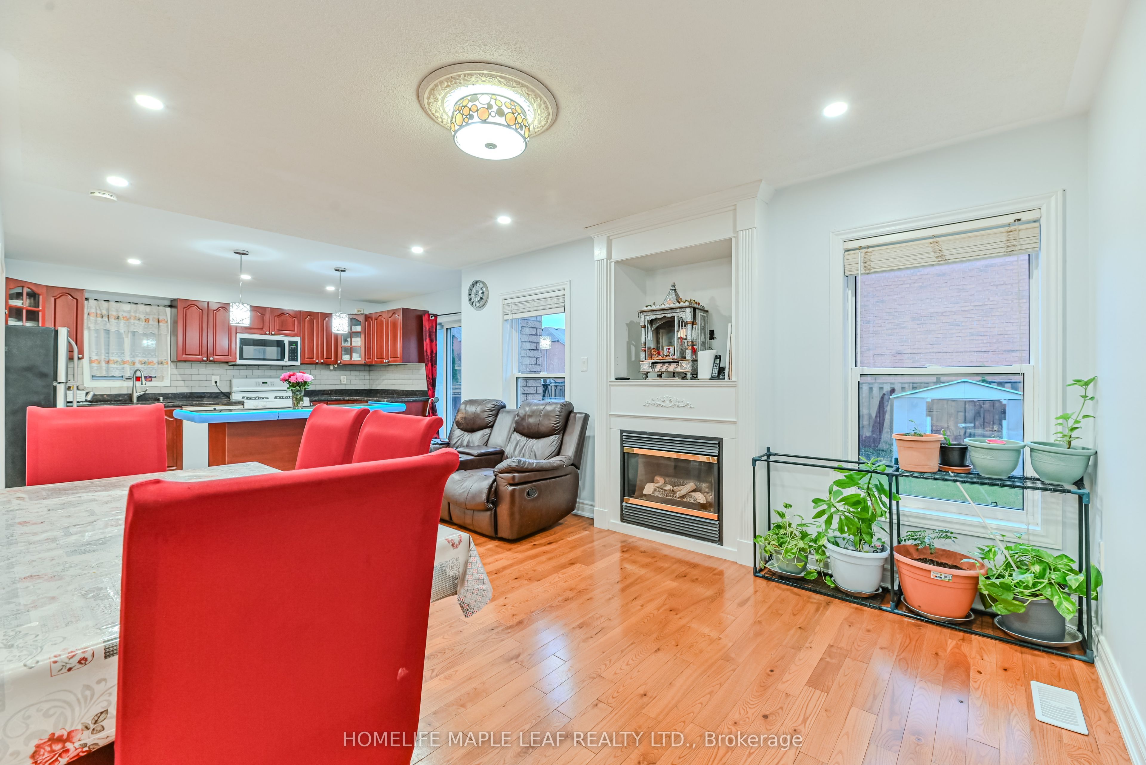 3 Hitchen Avenue