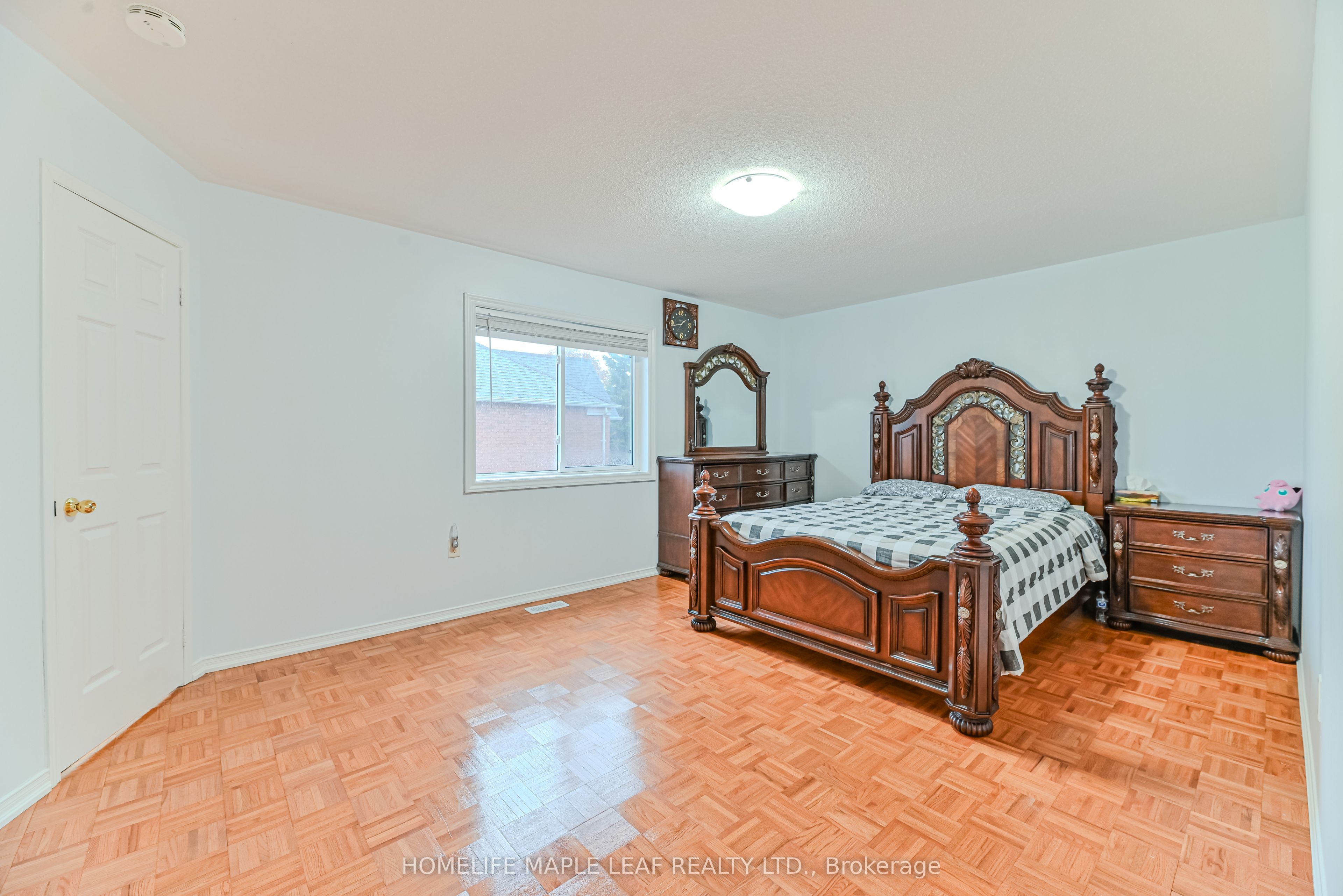 3 Hitchen Avenue