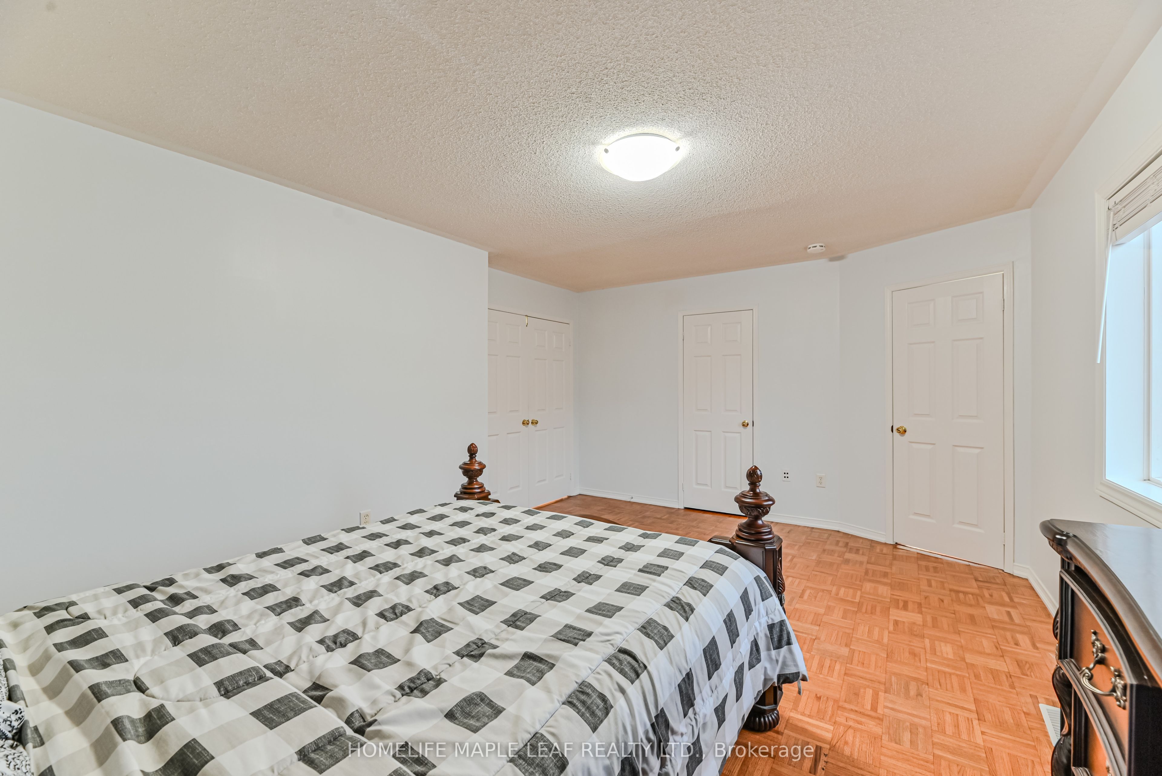 3 Hitchen Avenue
