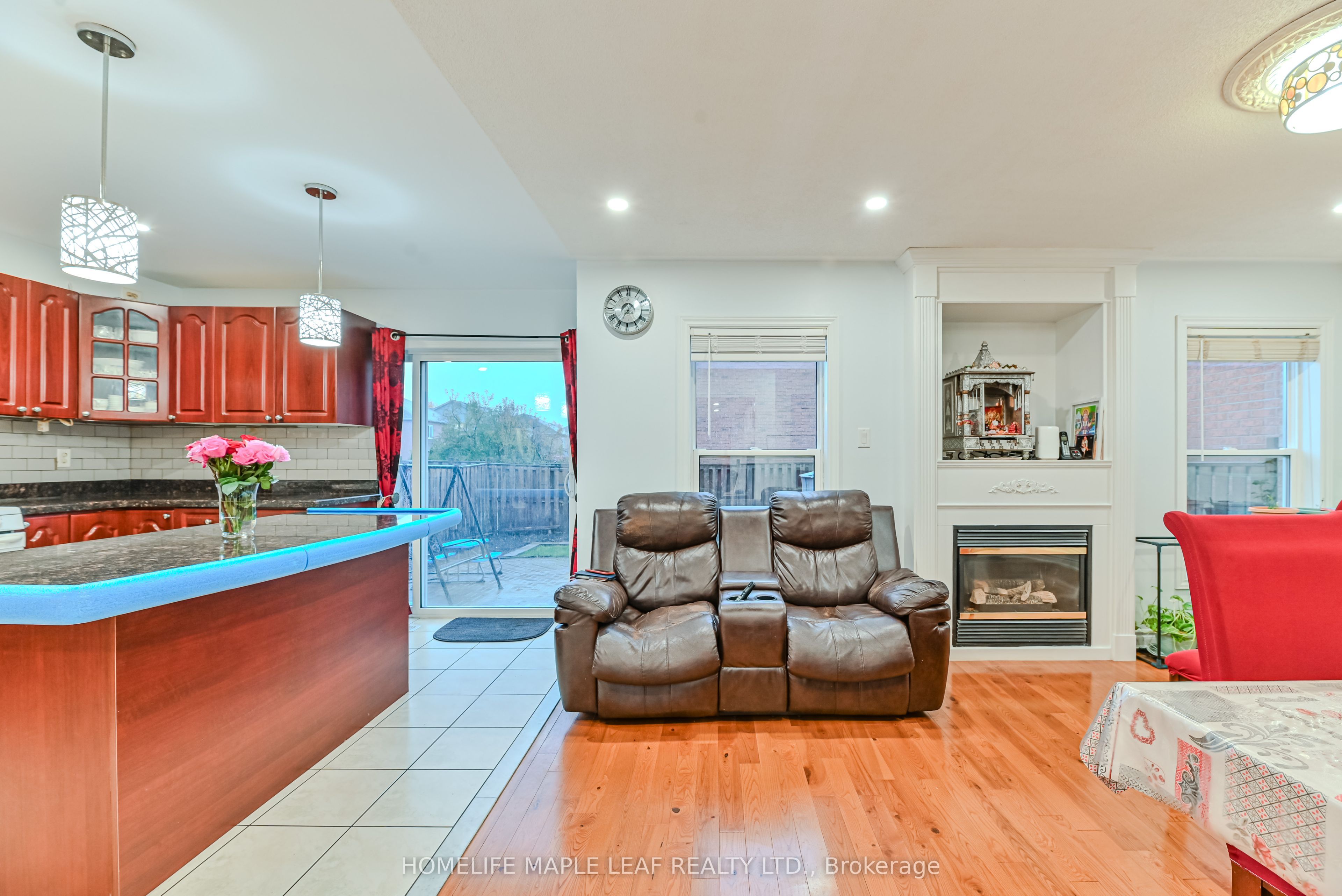 3 Hitchen Avenue