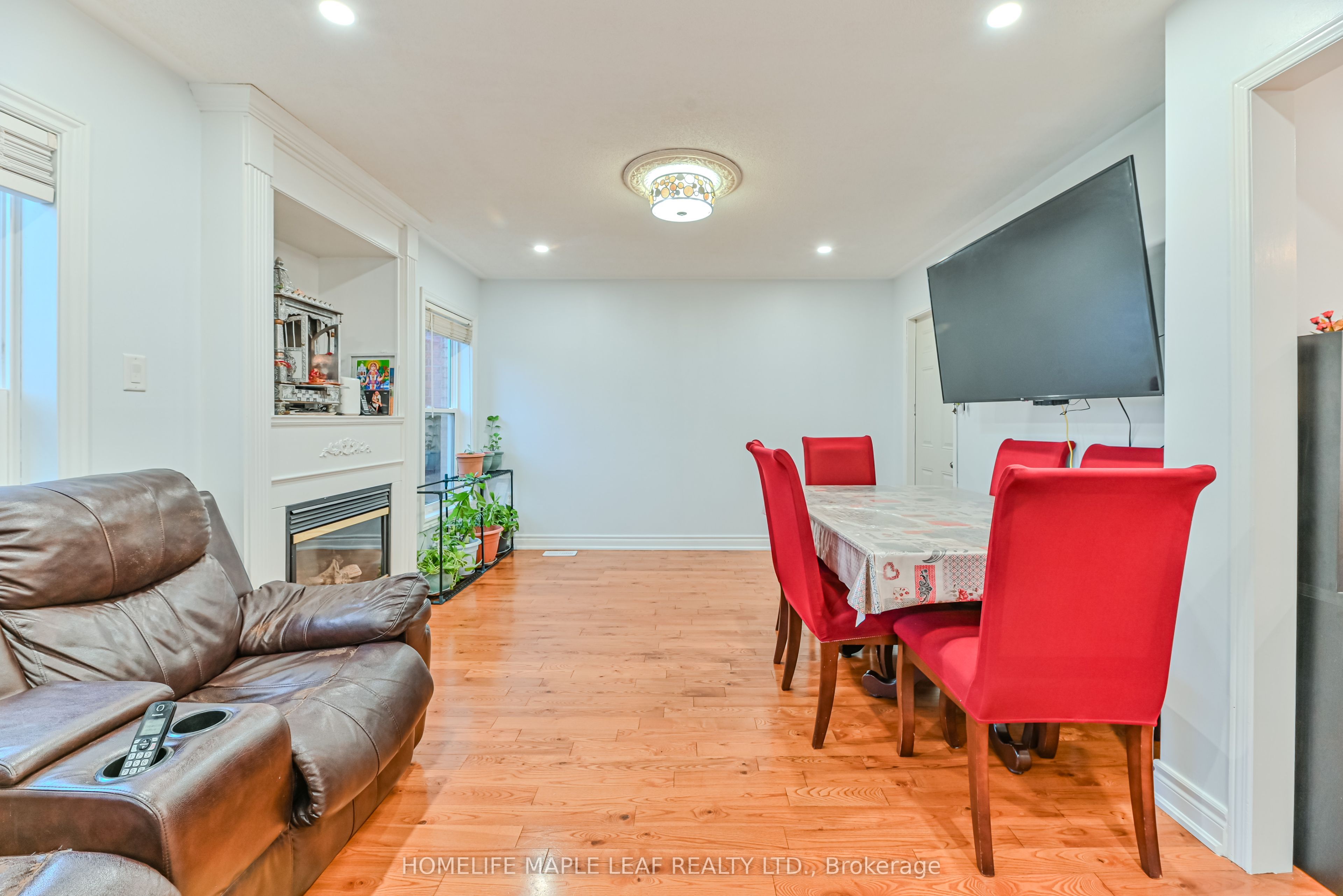 3 Hitchen Avenue