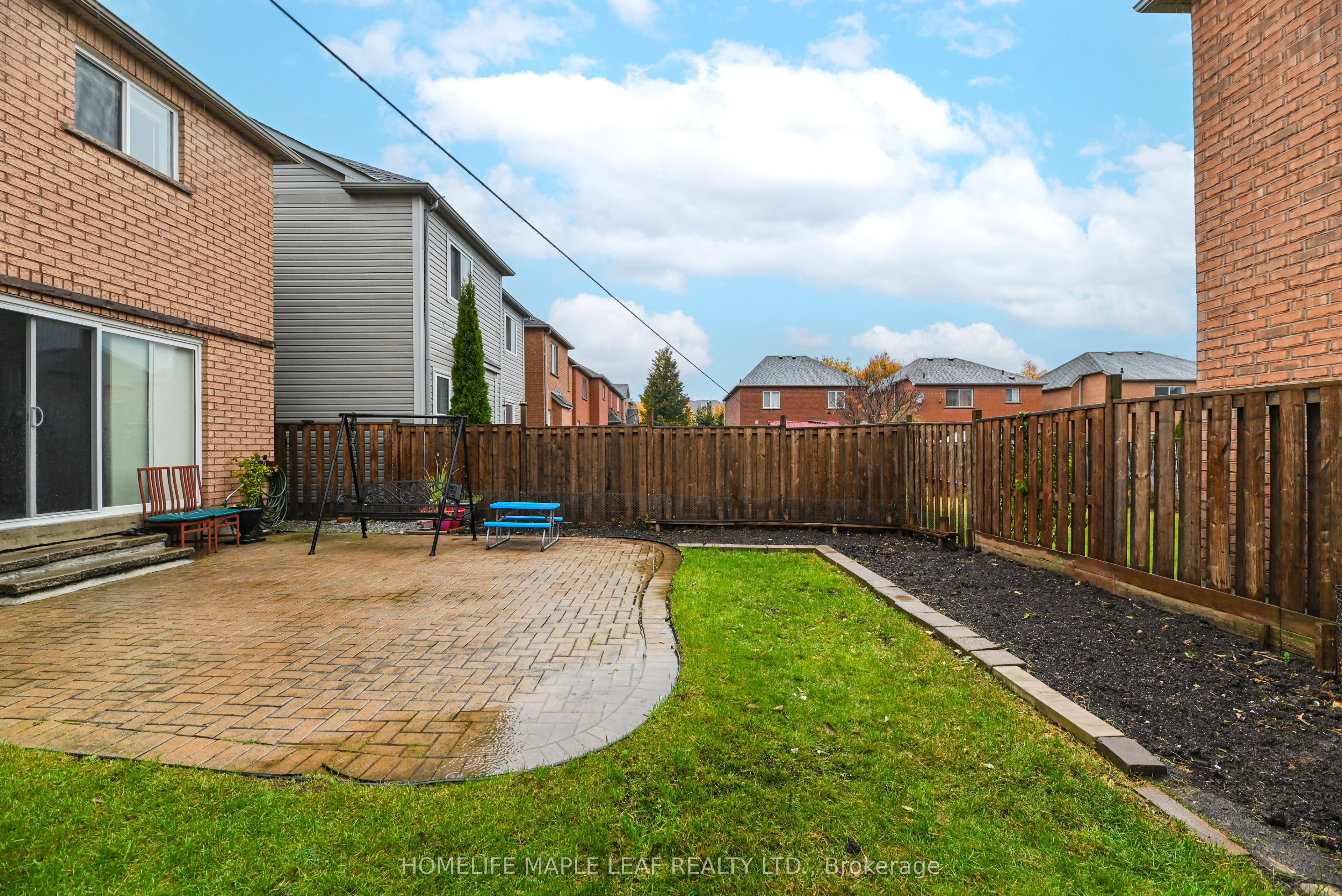 3 Hitchen Avenue