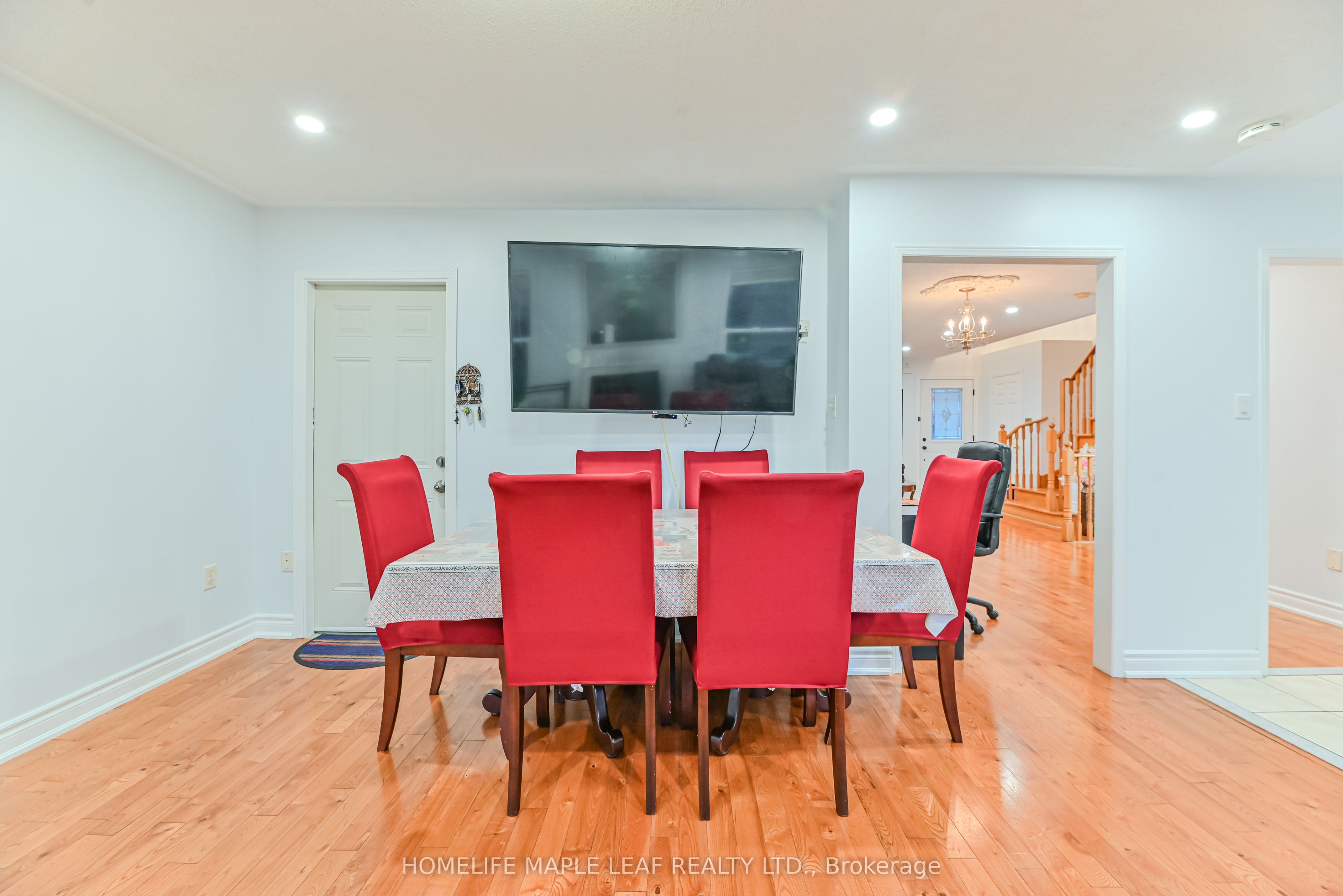 3 Hitchen Avenue