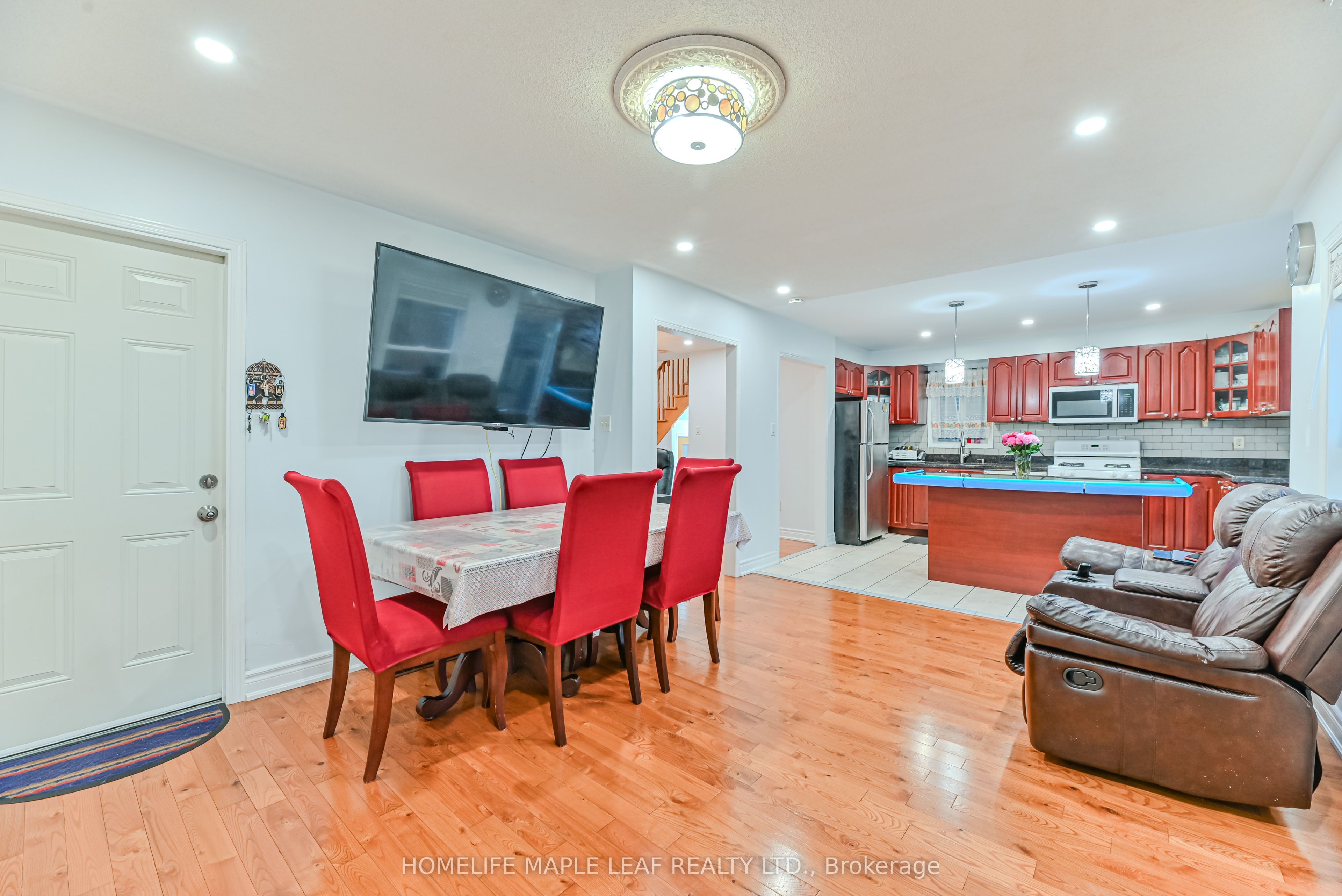 3 Hitchen Avenue