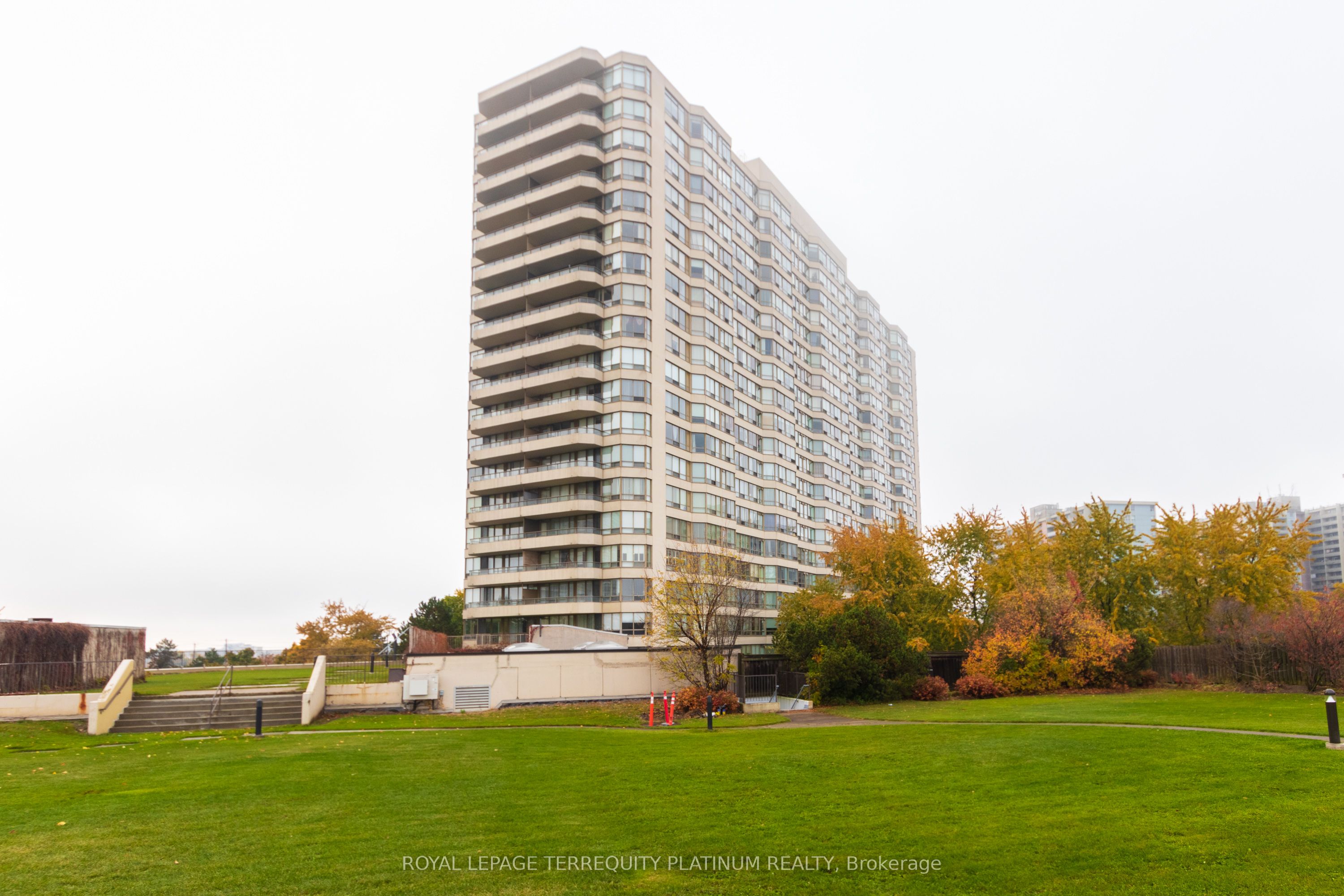 5 Greystone Walk Drive, #706