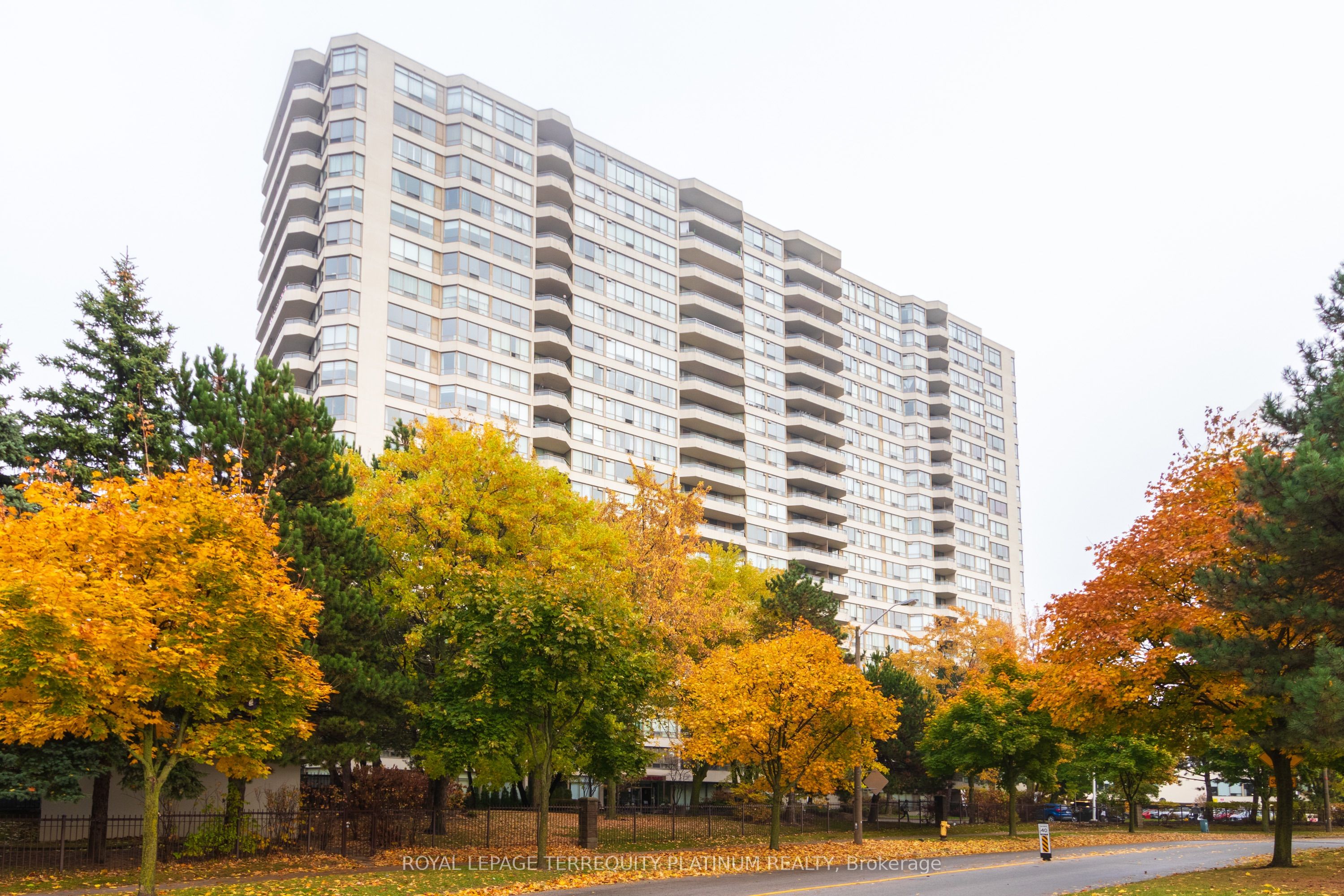 5 Greystone Walk Drive, #706