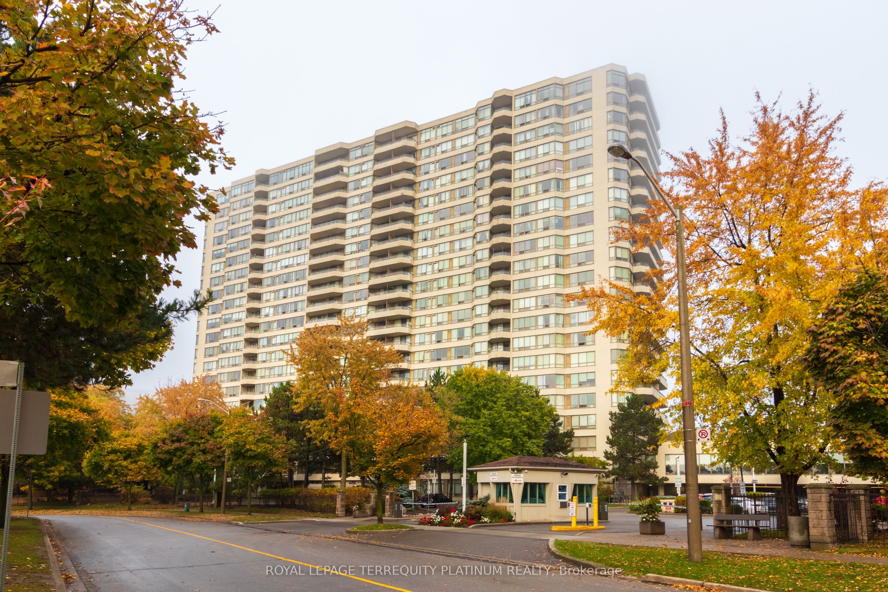 5 Greystone Walk Drive, #706