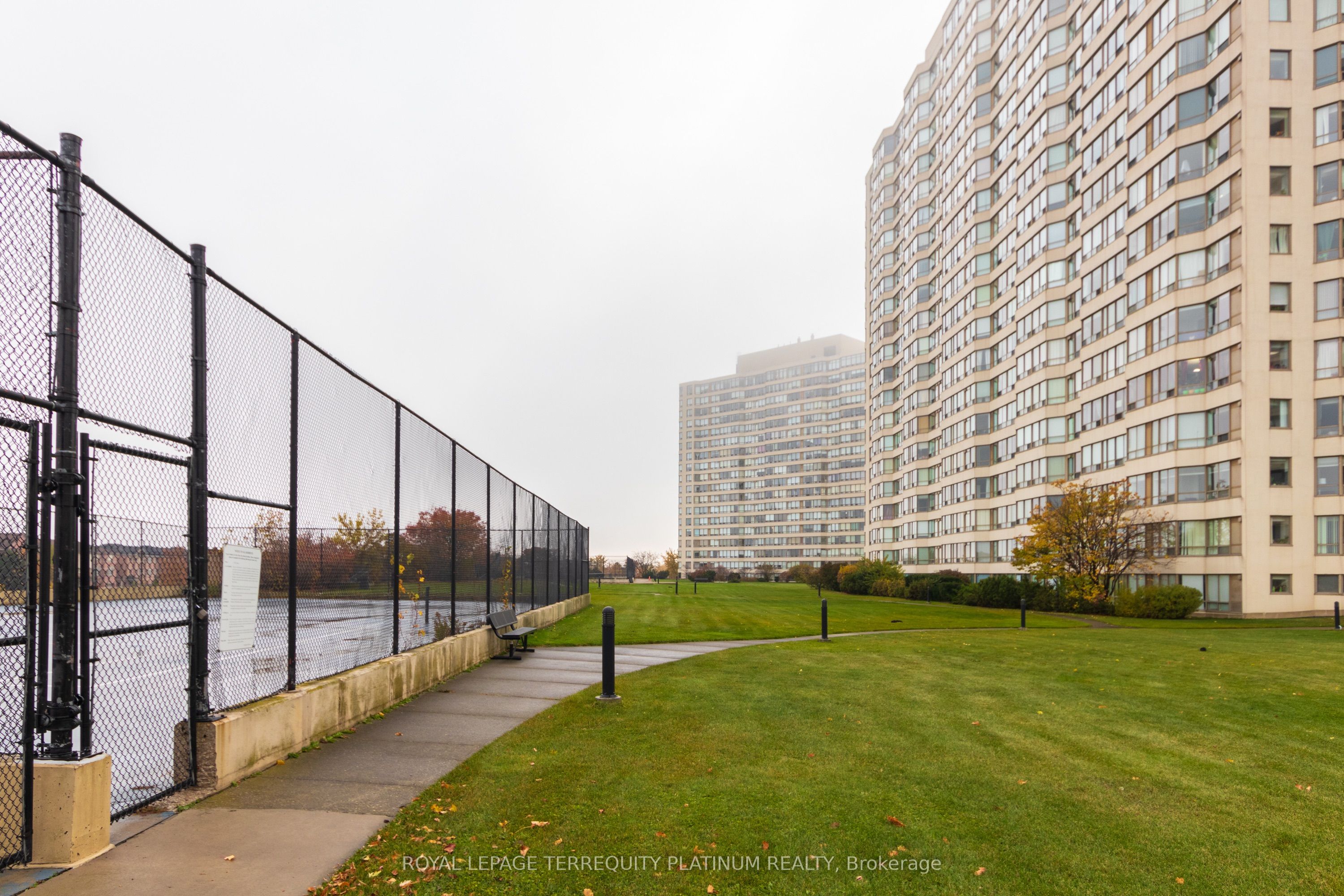 5 Greystone Walk Drive, #706