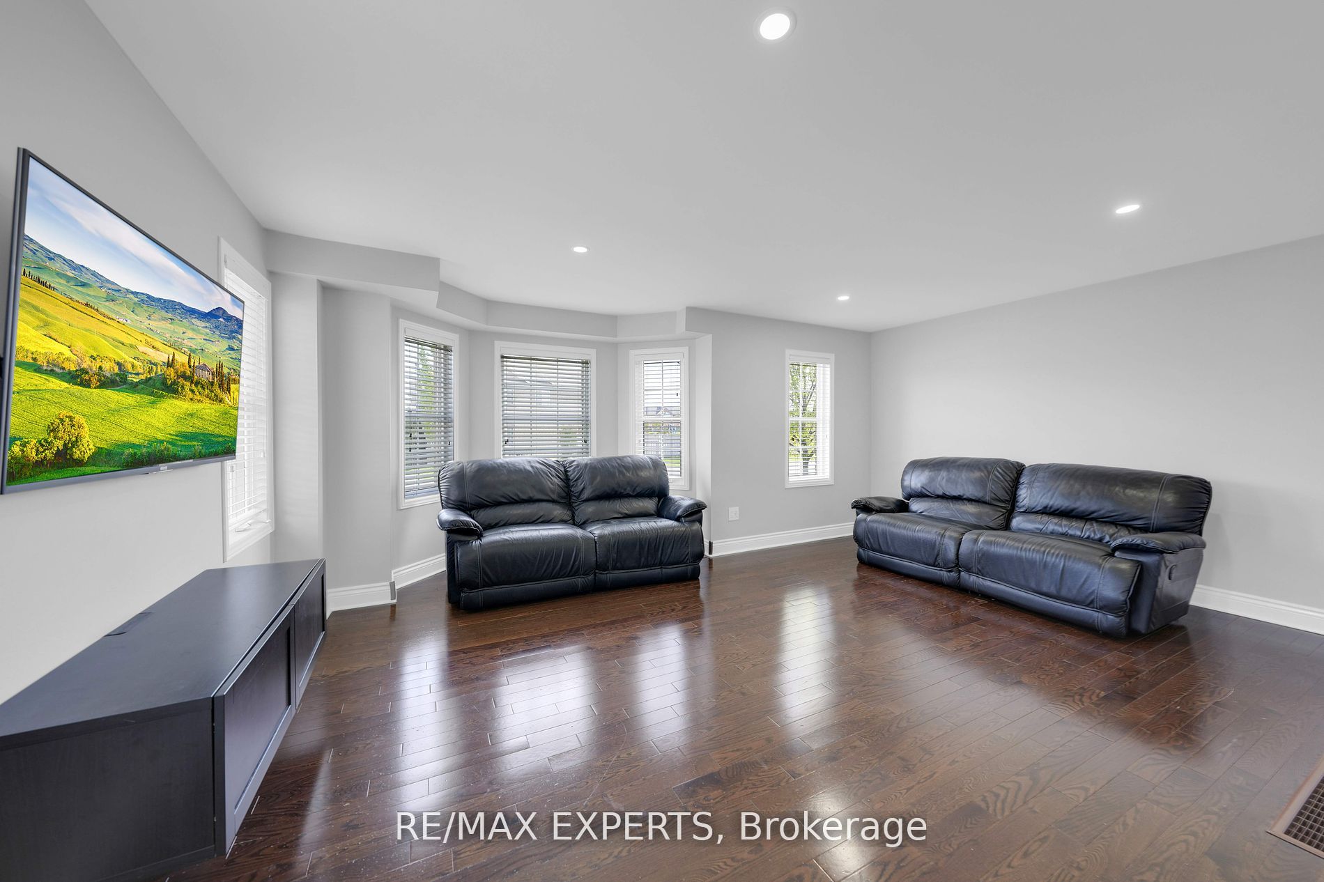 331 Davos Road