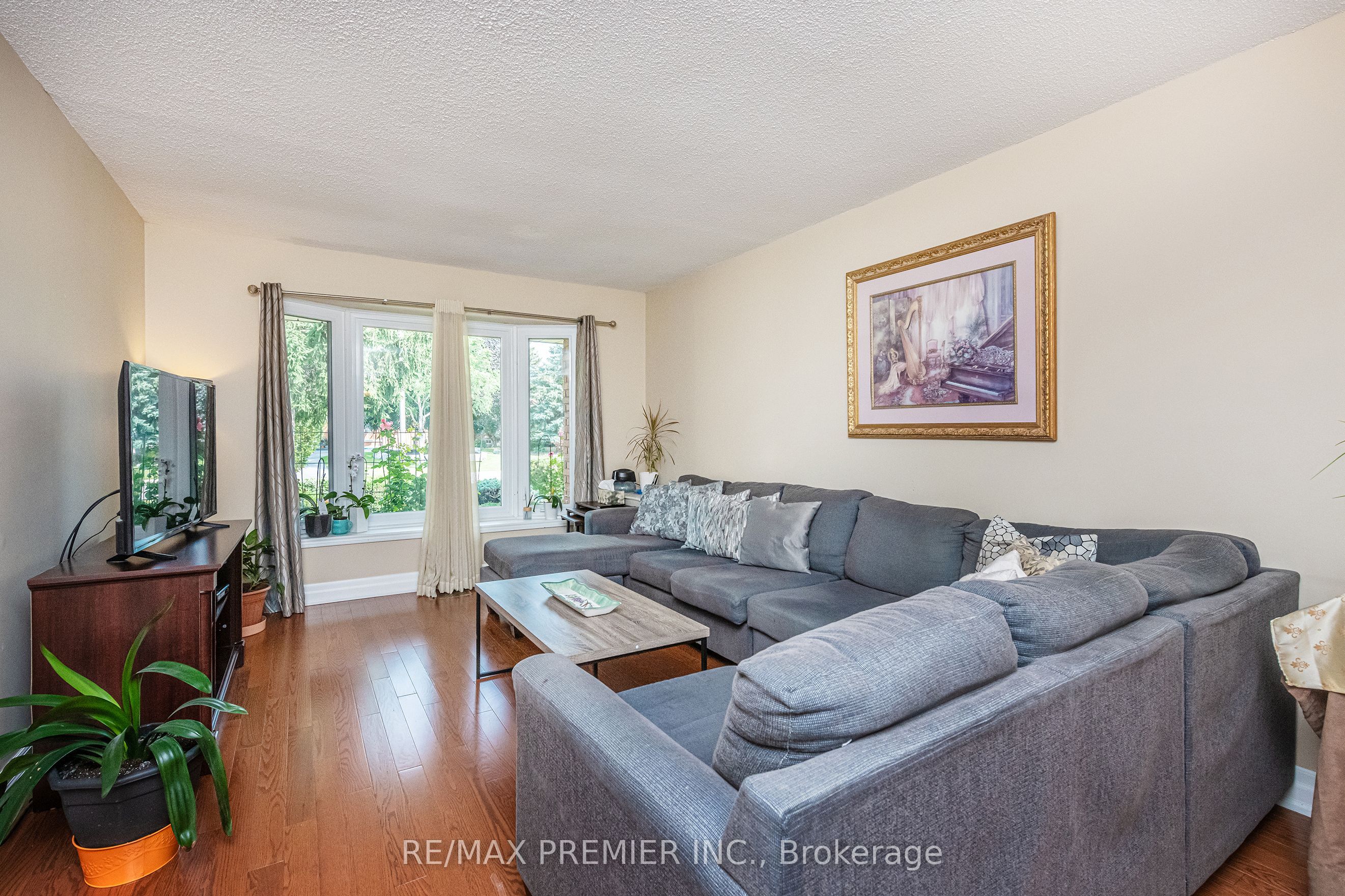 35 Cristina Crescent