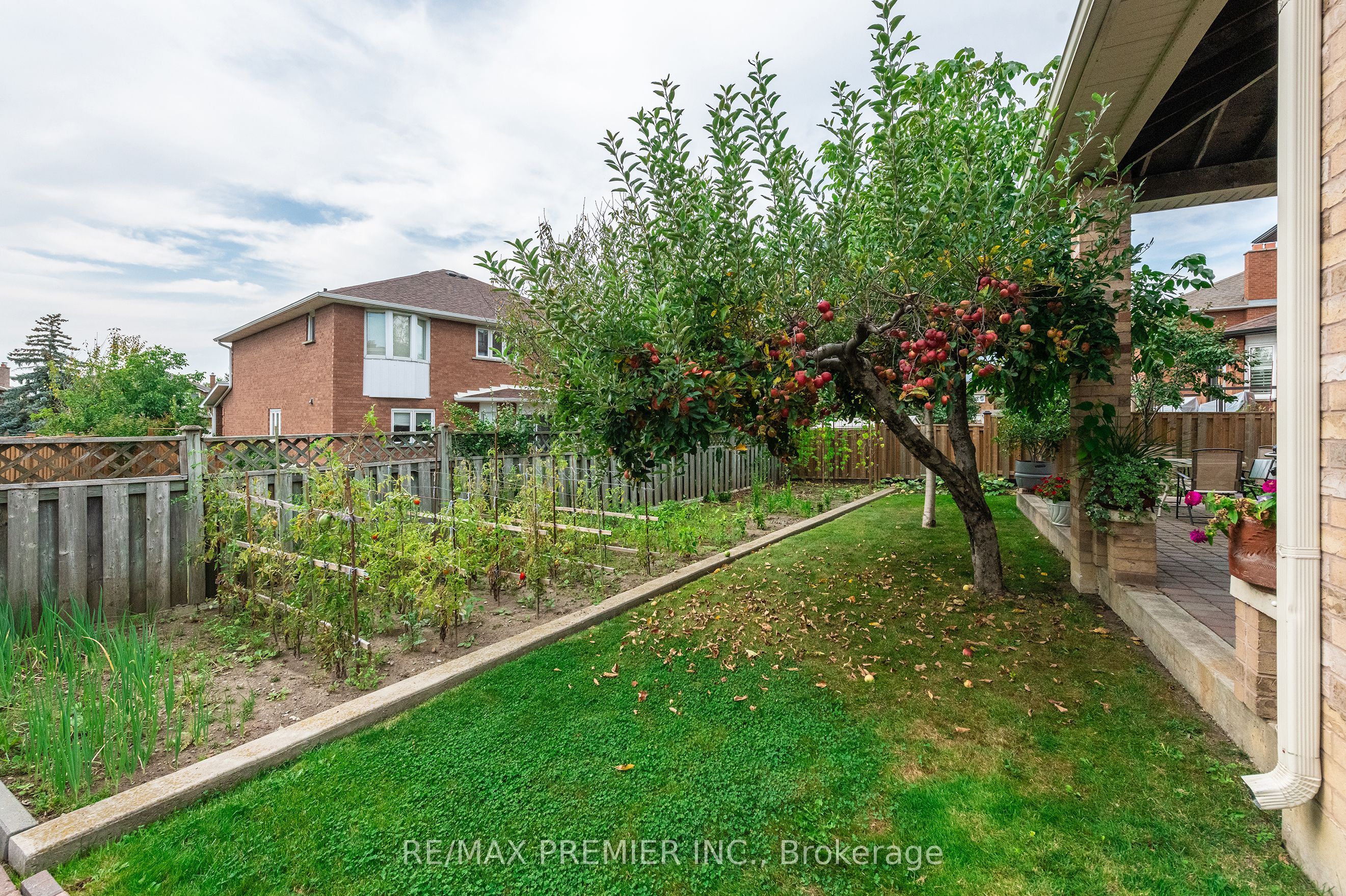 35 Cristina Crescent