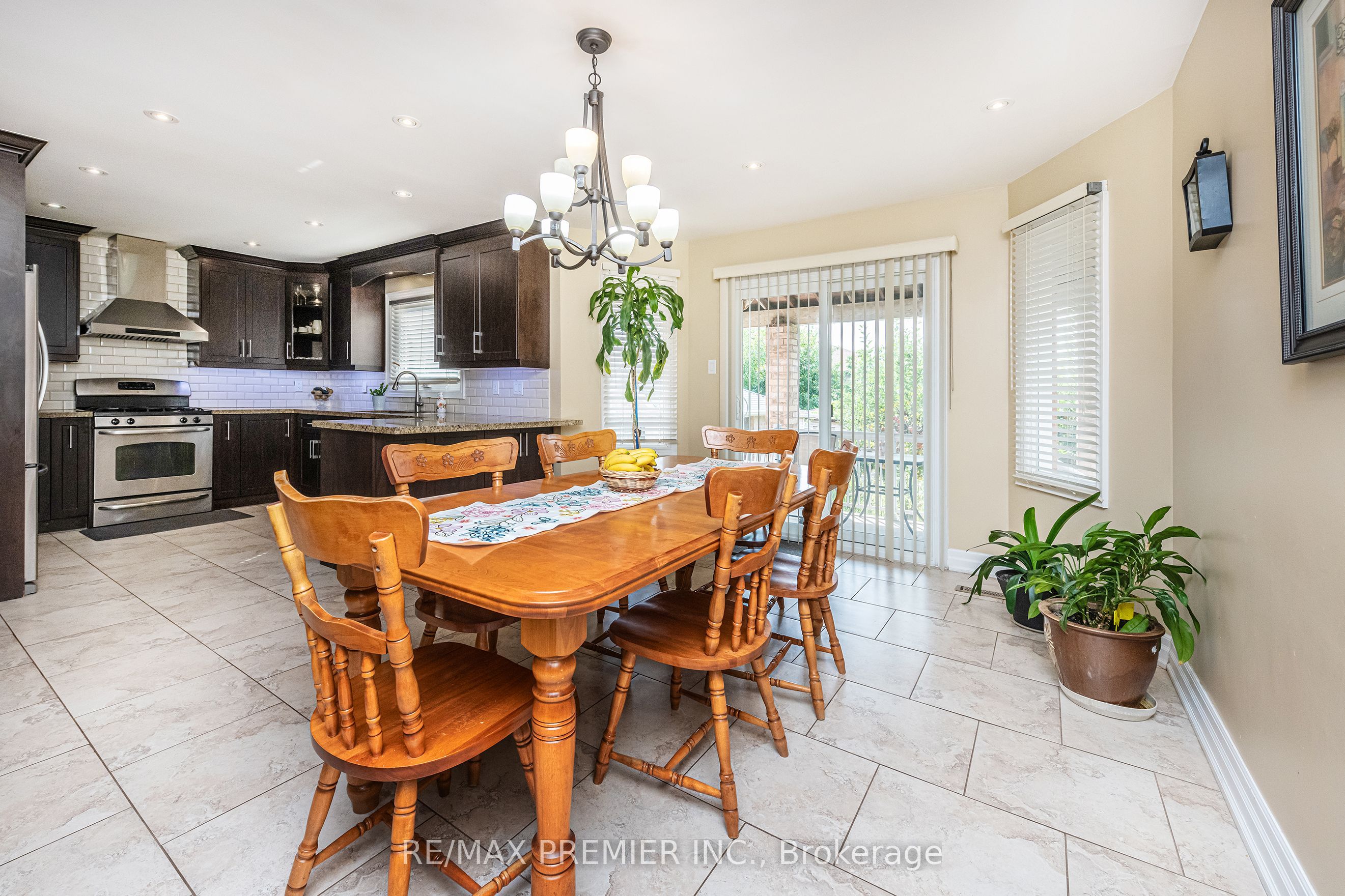 35 Cristina Crescent
