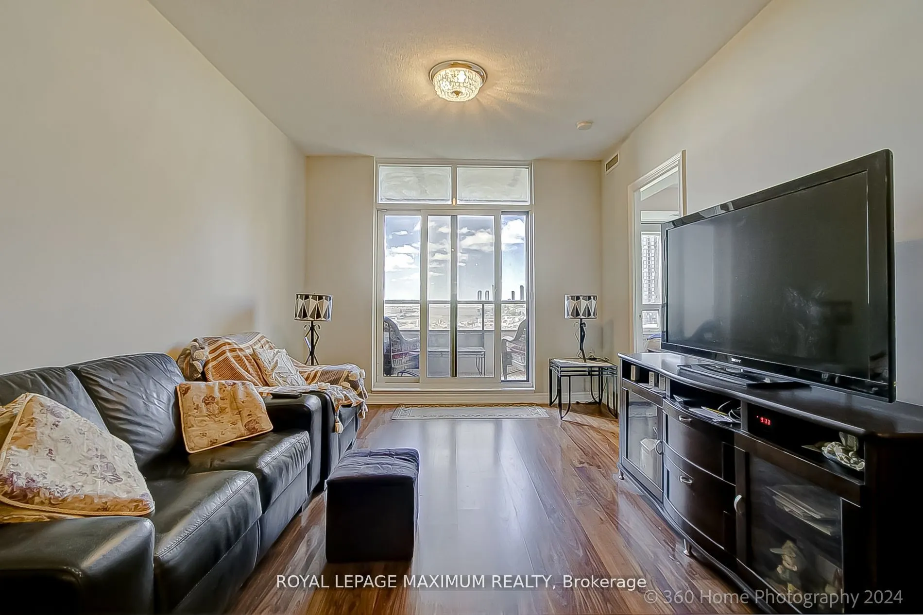 9245 Jane Street, #706