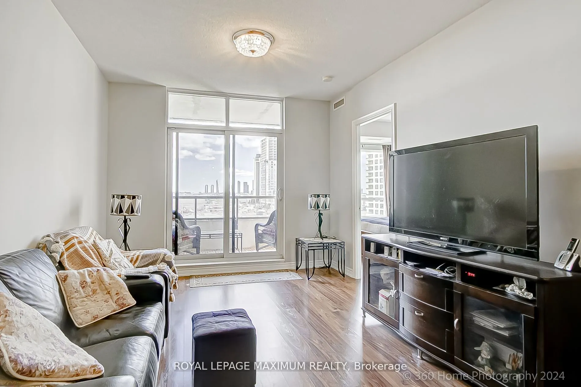 9245 Jane Street, #706