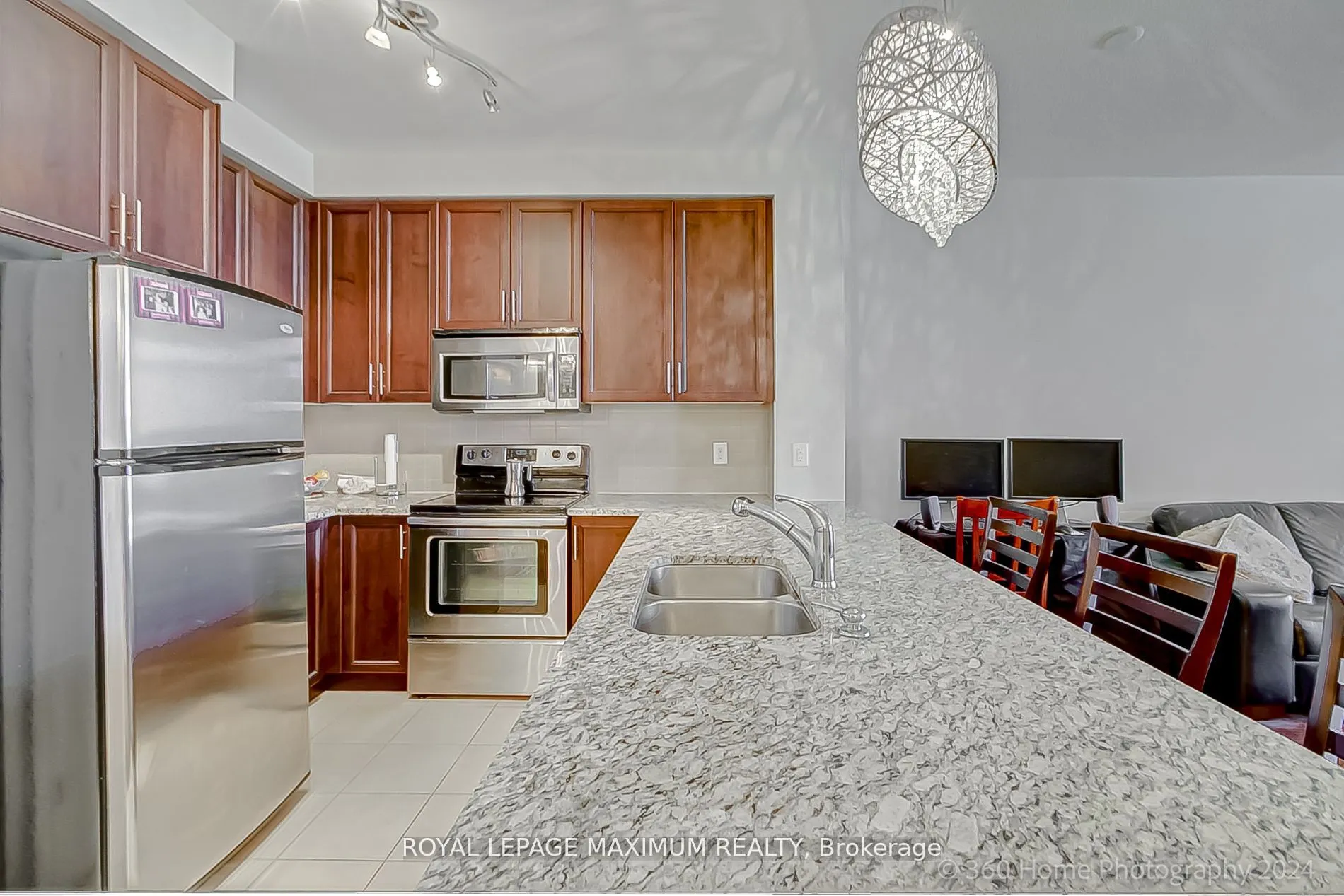 9245 Jane Street, #706