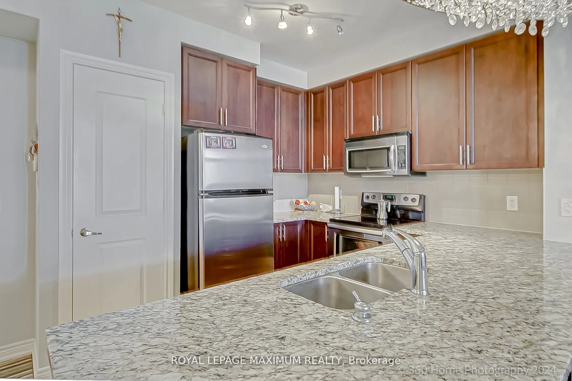 9245 Jane Street, #706