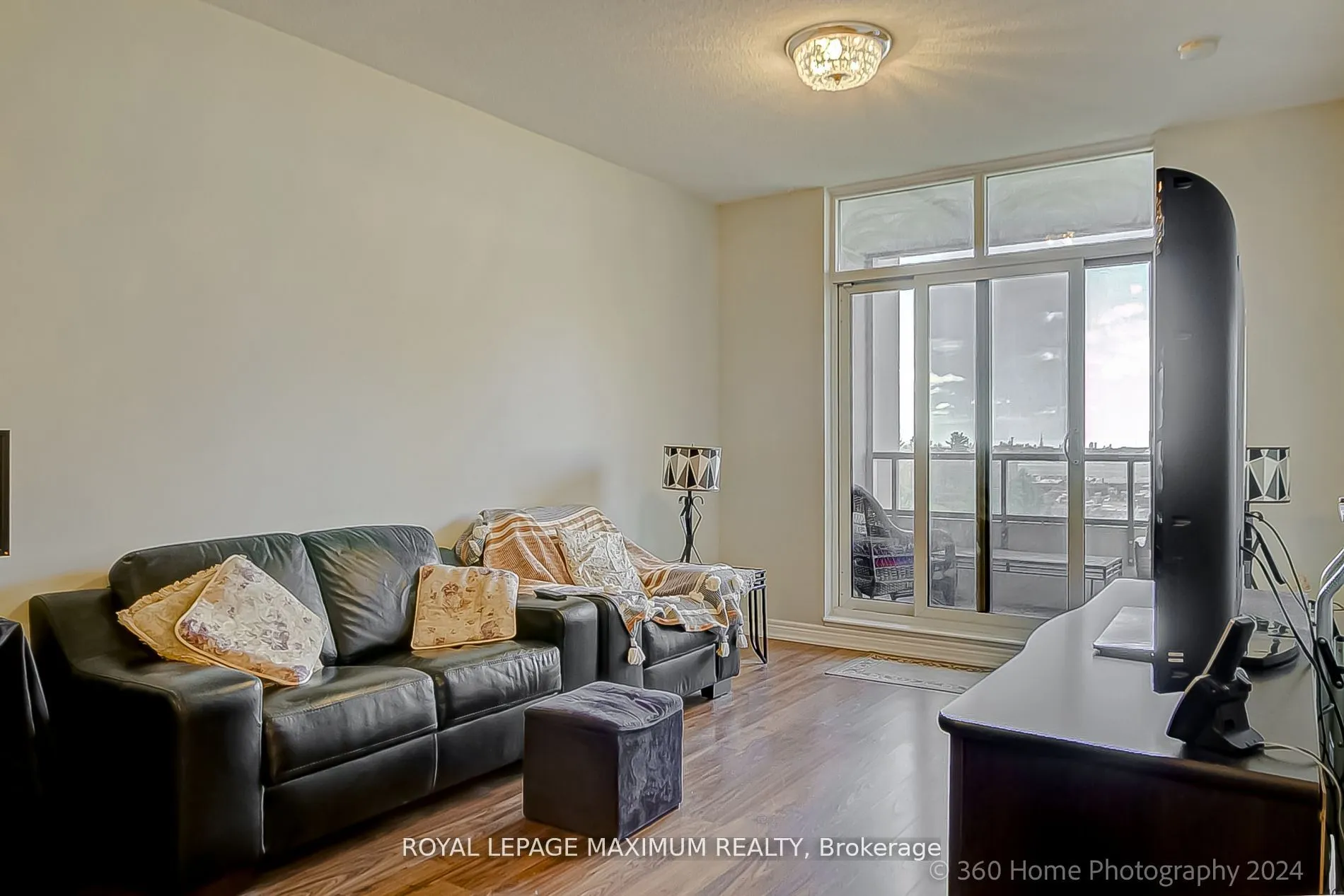 9245 Jane Street, #706