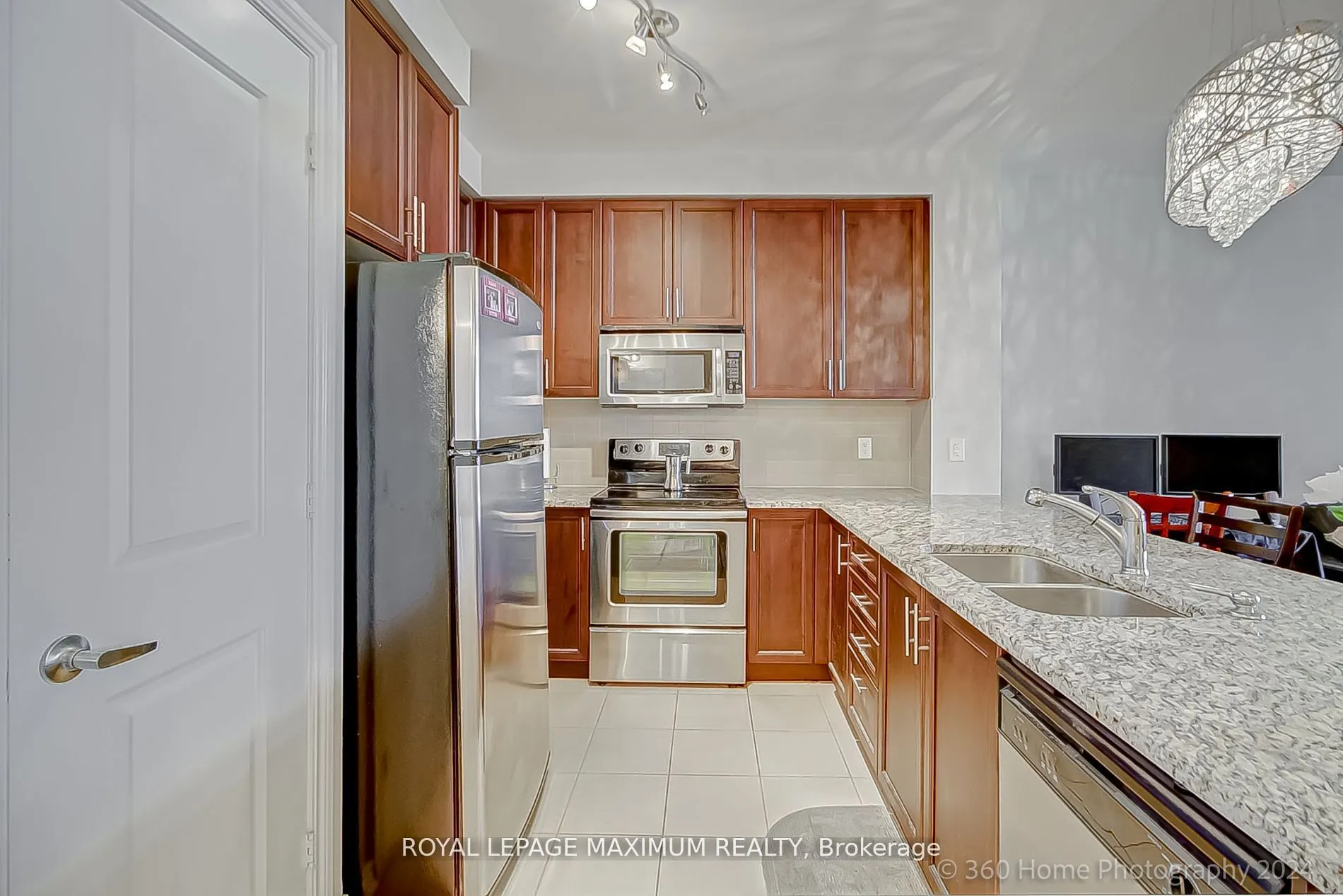 9245 Jane Street, #706