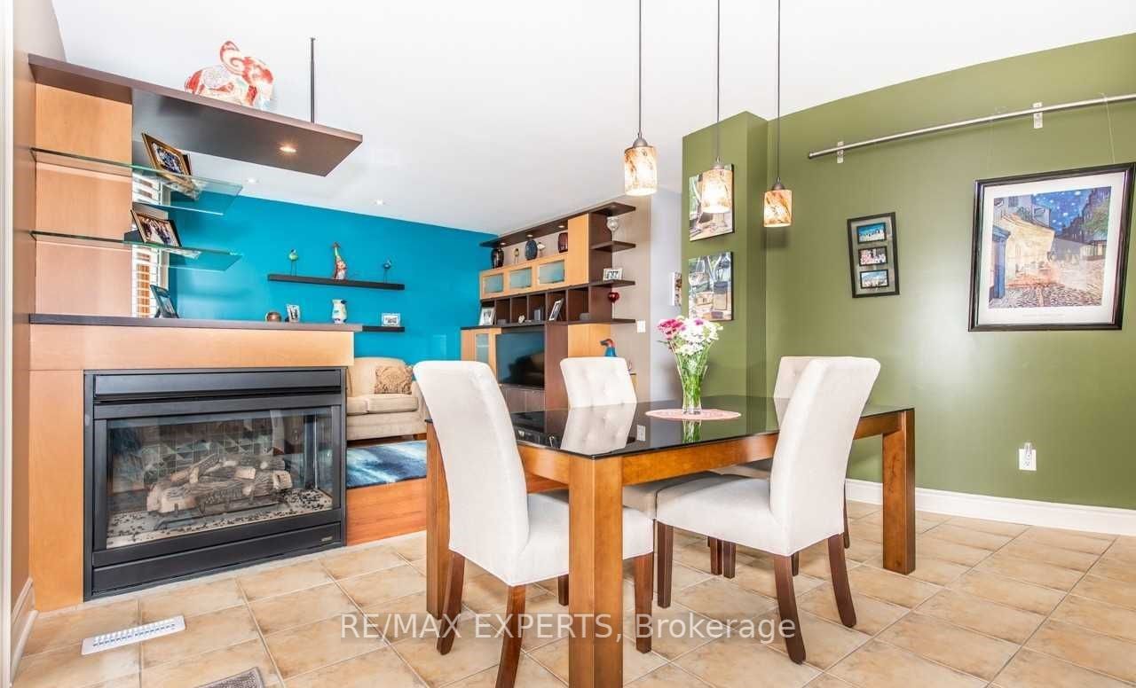 94 Royview Crescent