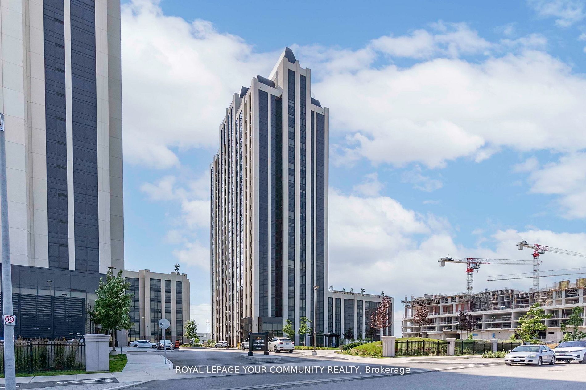 9085 Jane Street, #522