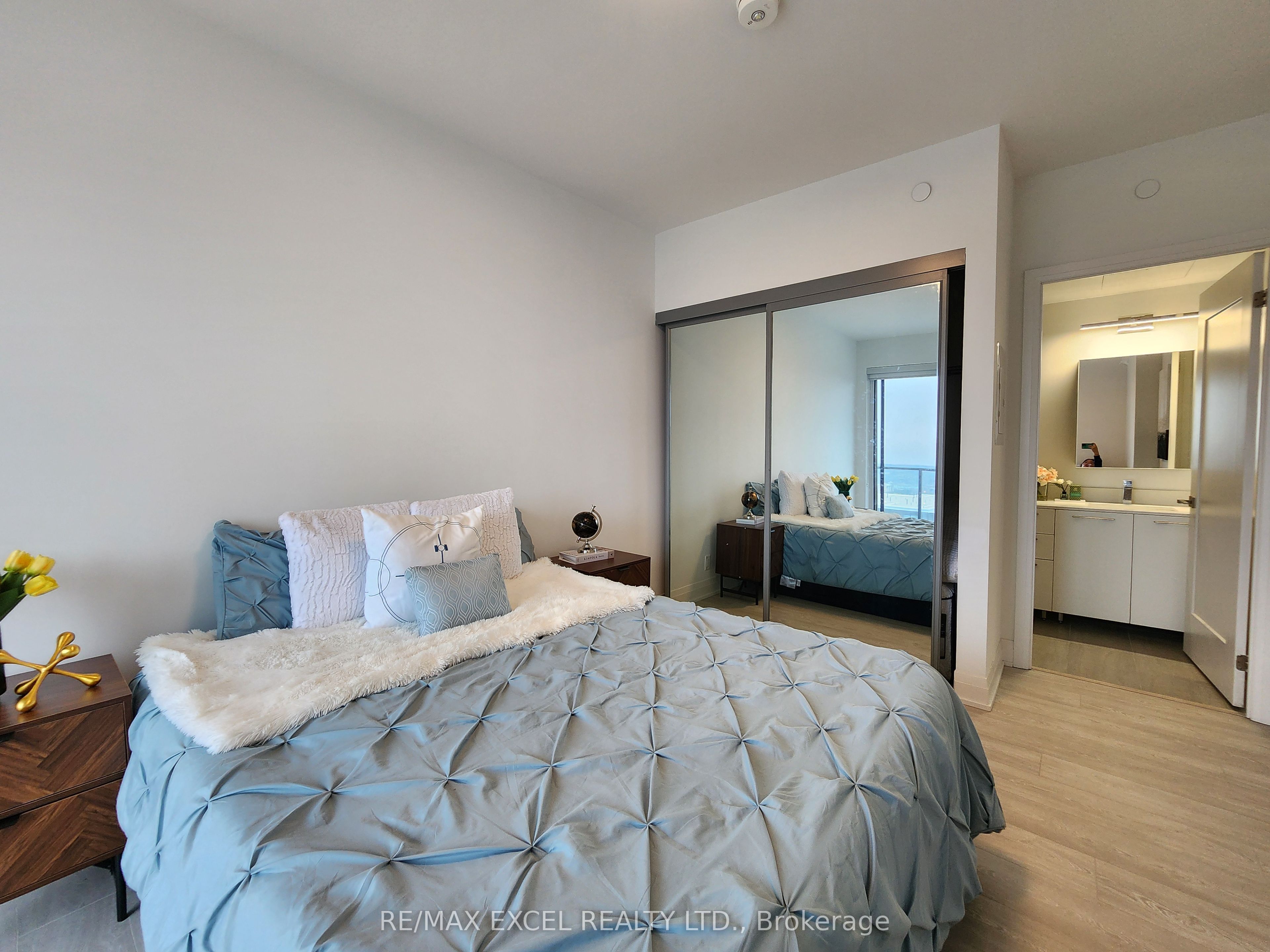 18 Water Walk Drive, #3709