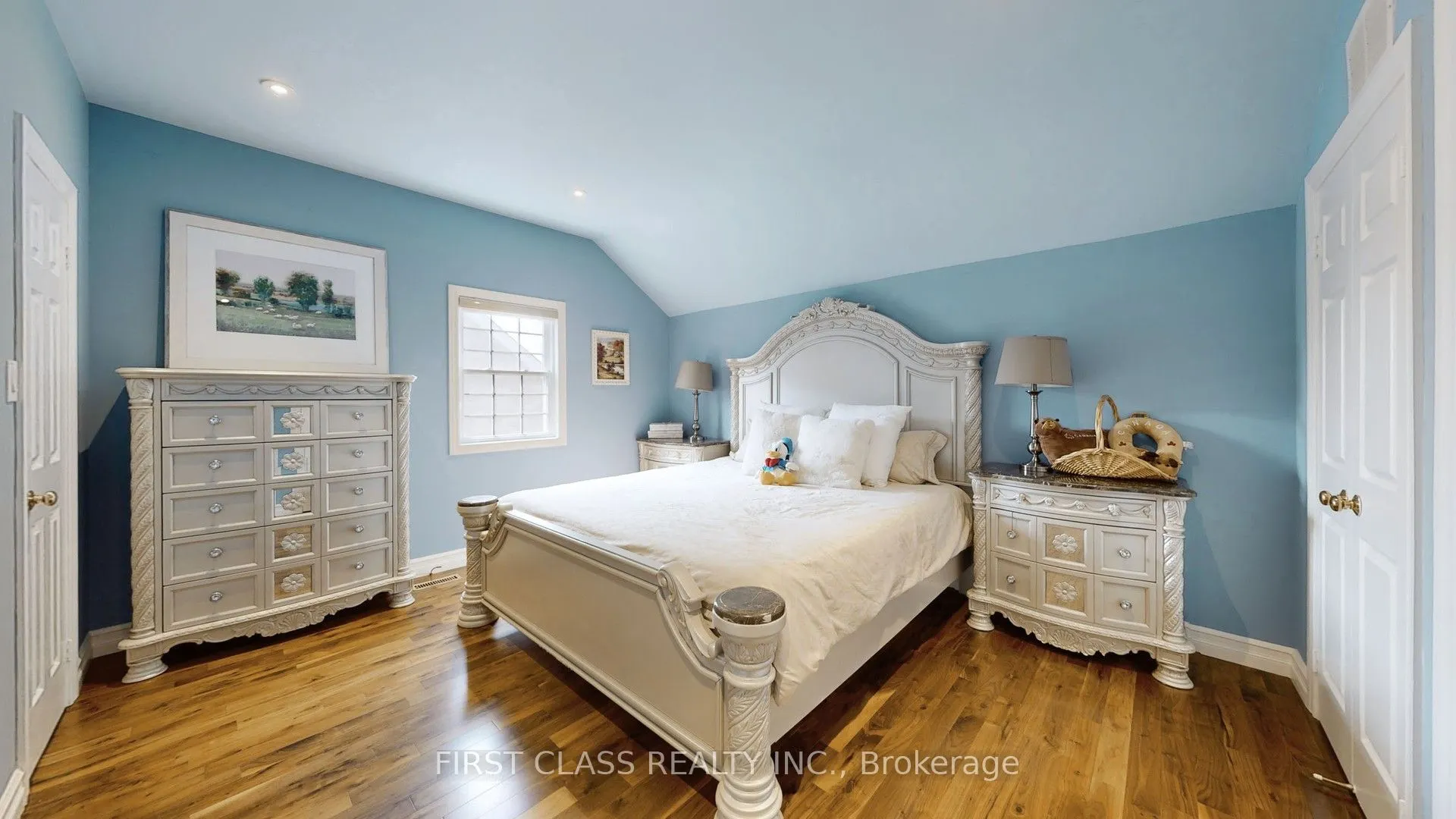 125 Longwater Chase