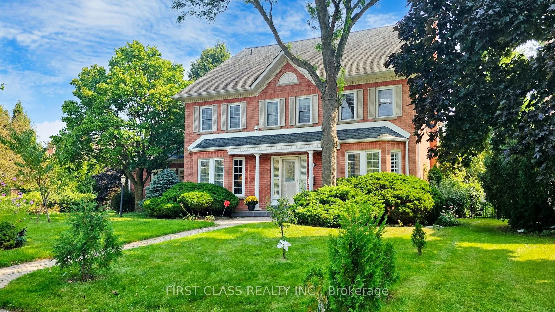 125 Longwater Chase