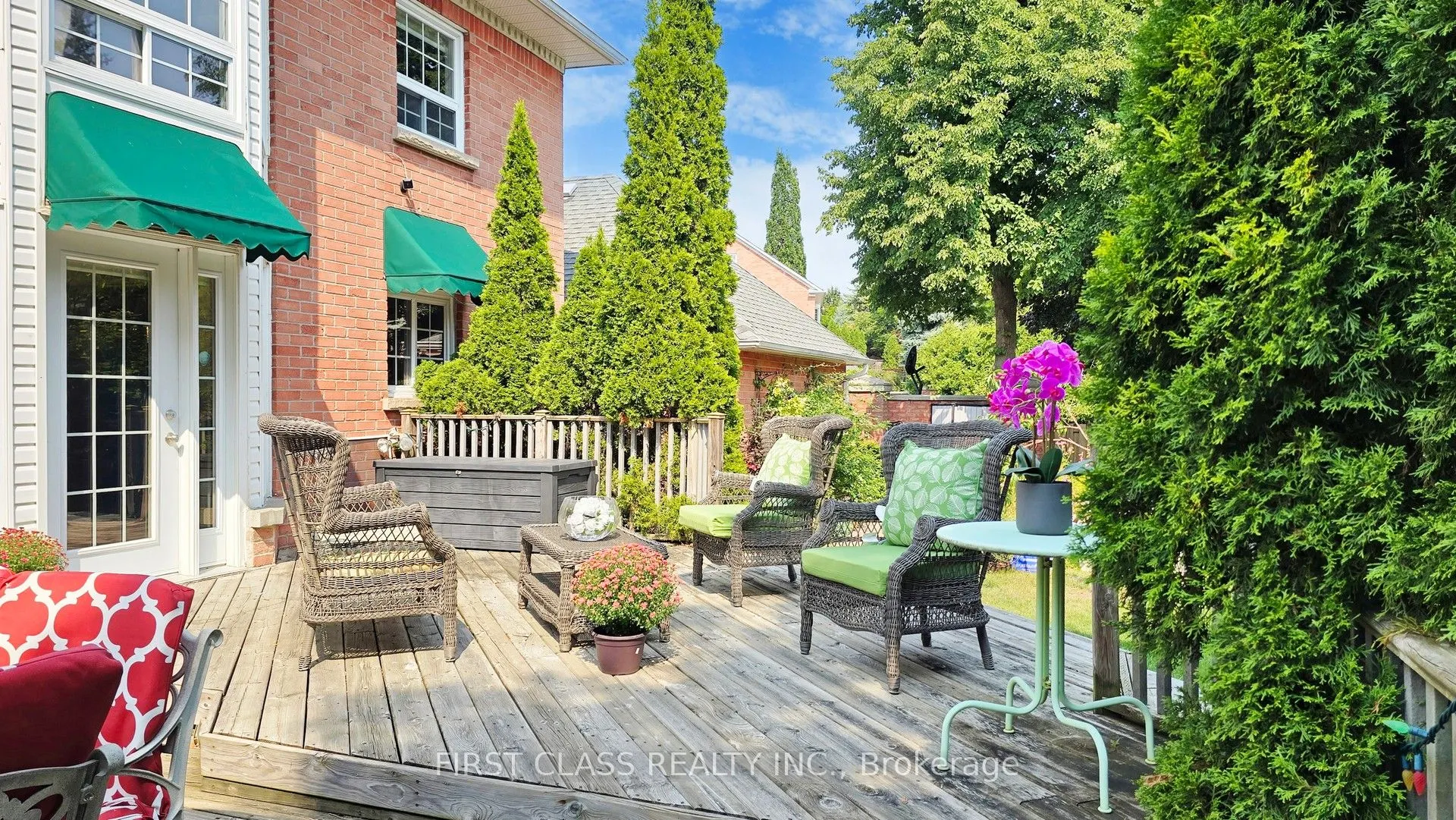 125 Longwater Chase