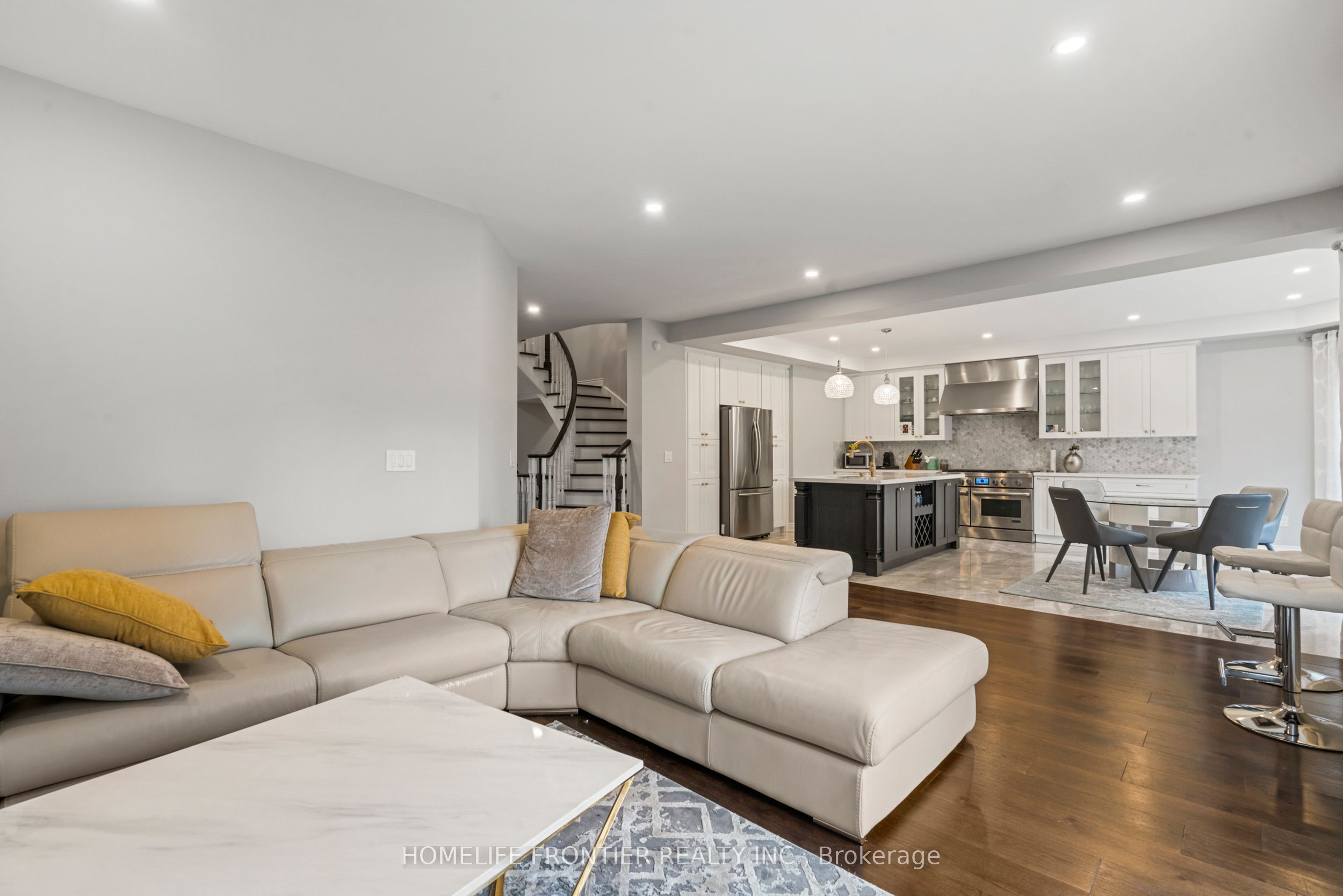 7 Edenbrook Crescent