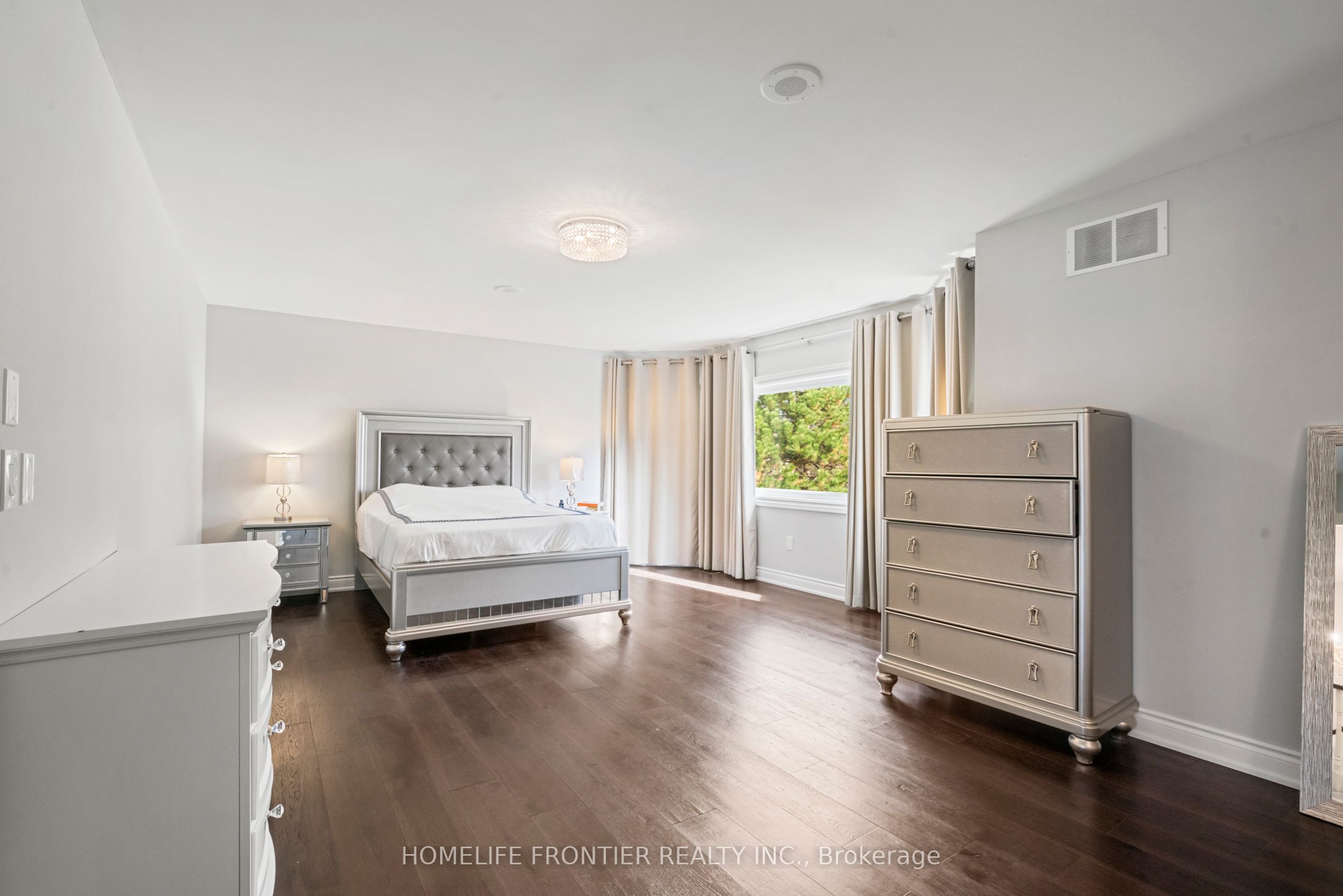 7 Edenbrook Crescent