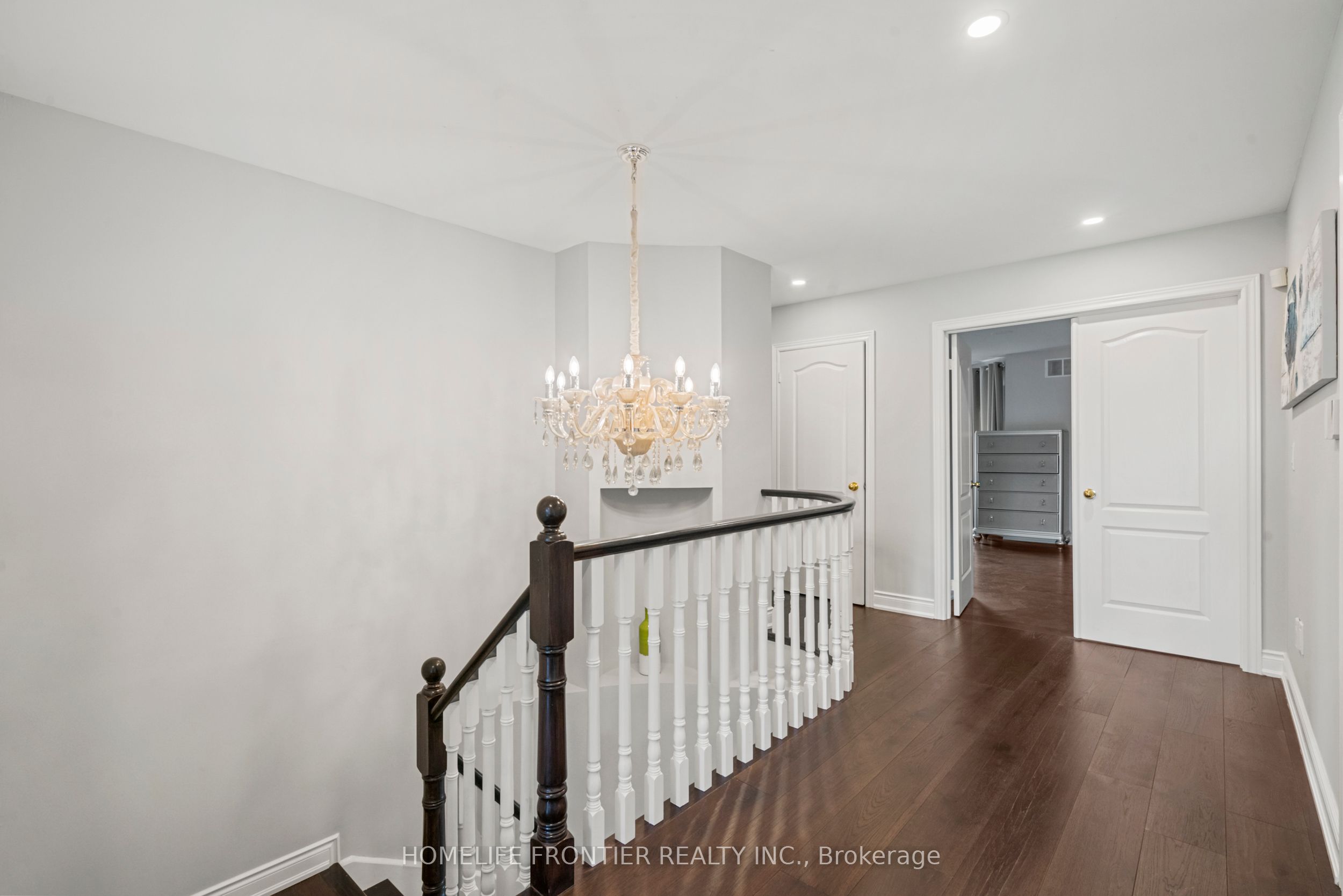 7 Edenbrook Crescent