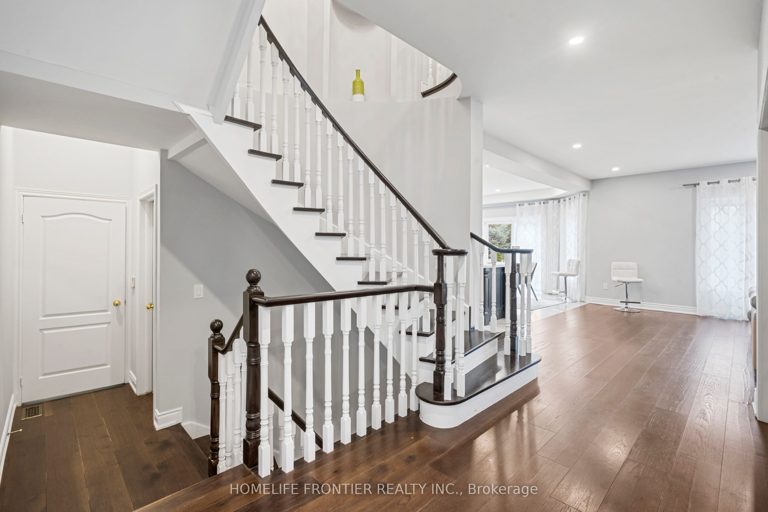 7 Edenbrook Crescent