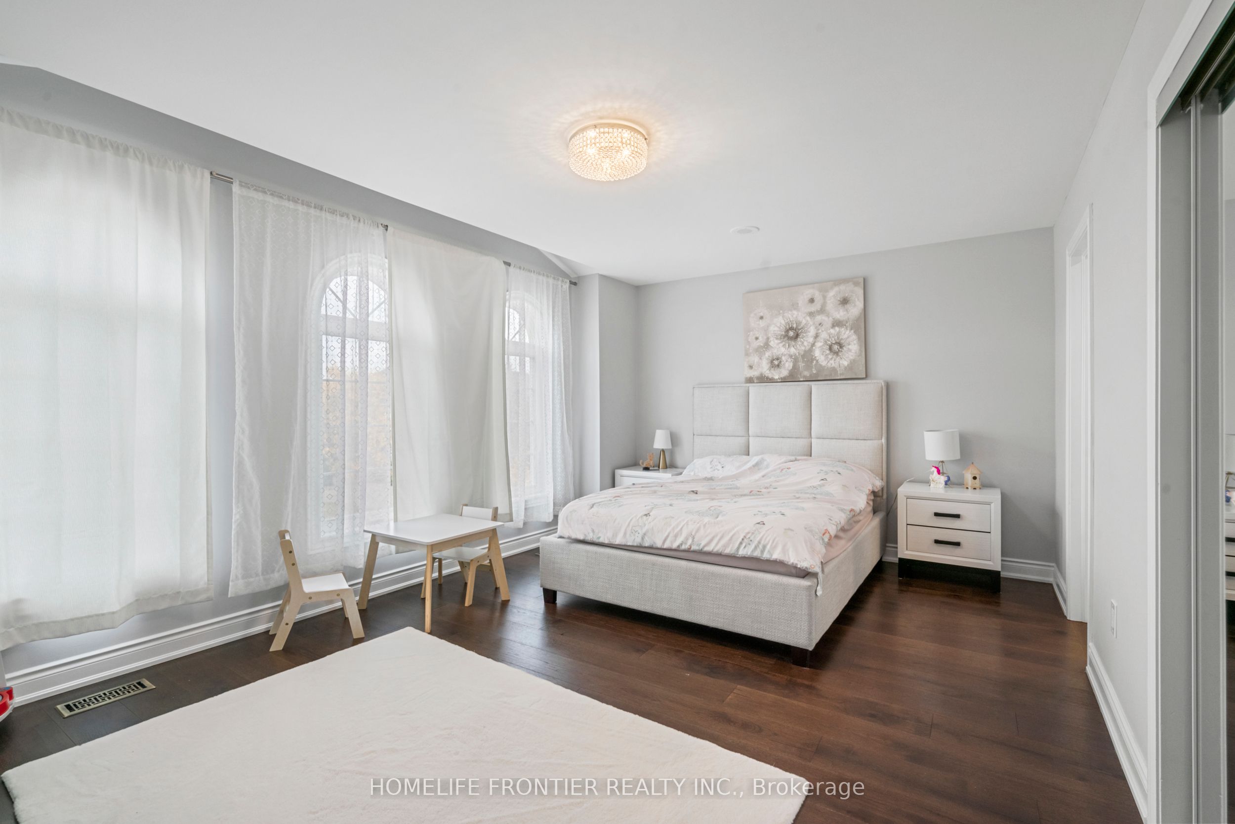 7 Edenbrook Crescent