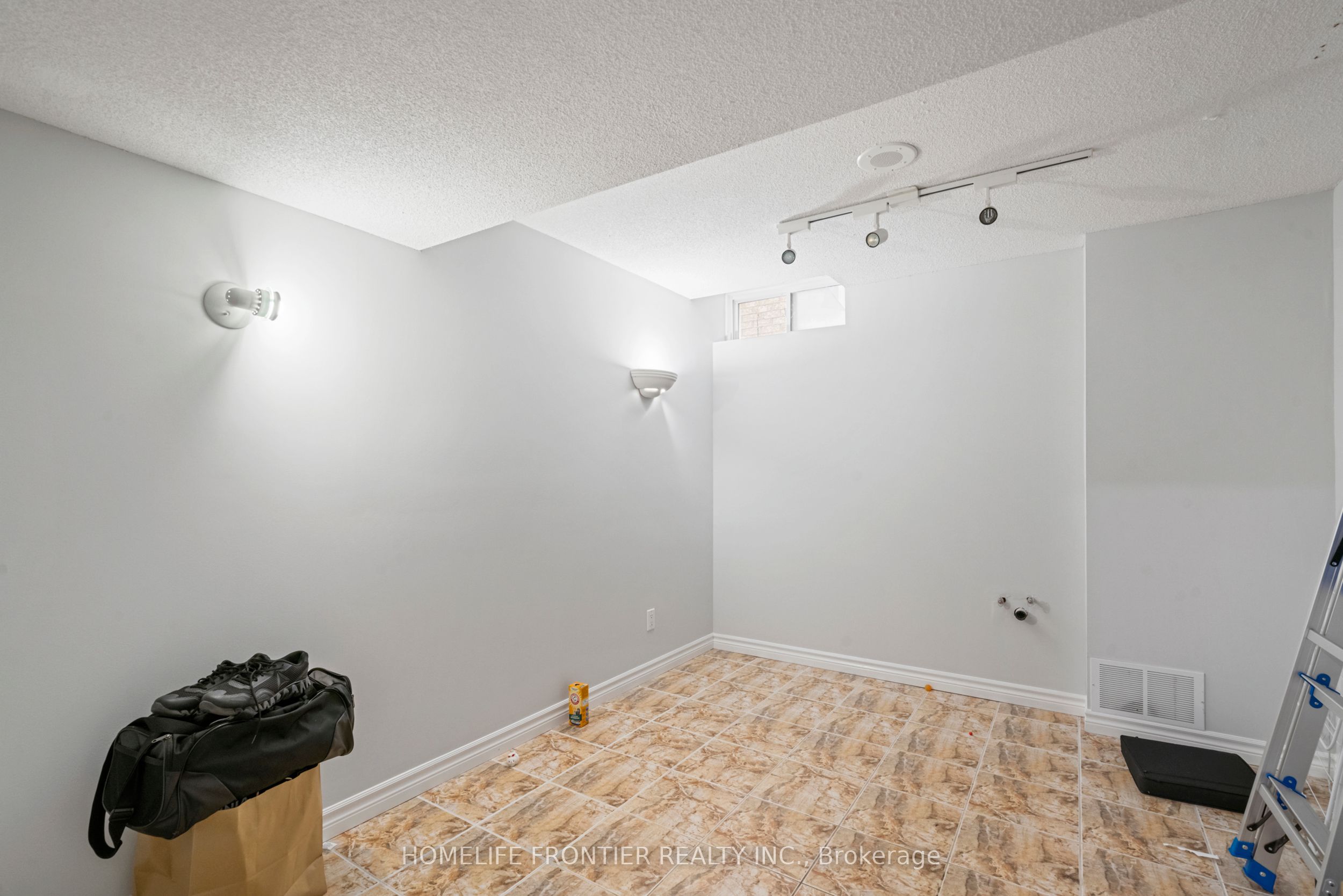 7 Edenbrook Crescent