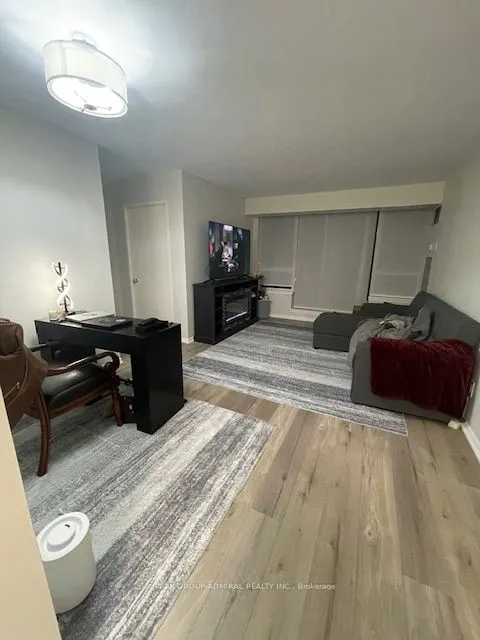 81 Townsgate Drive #211