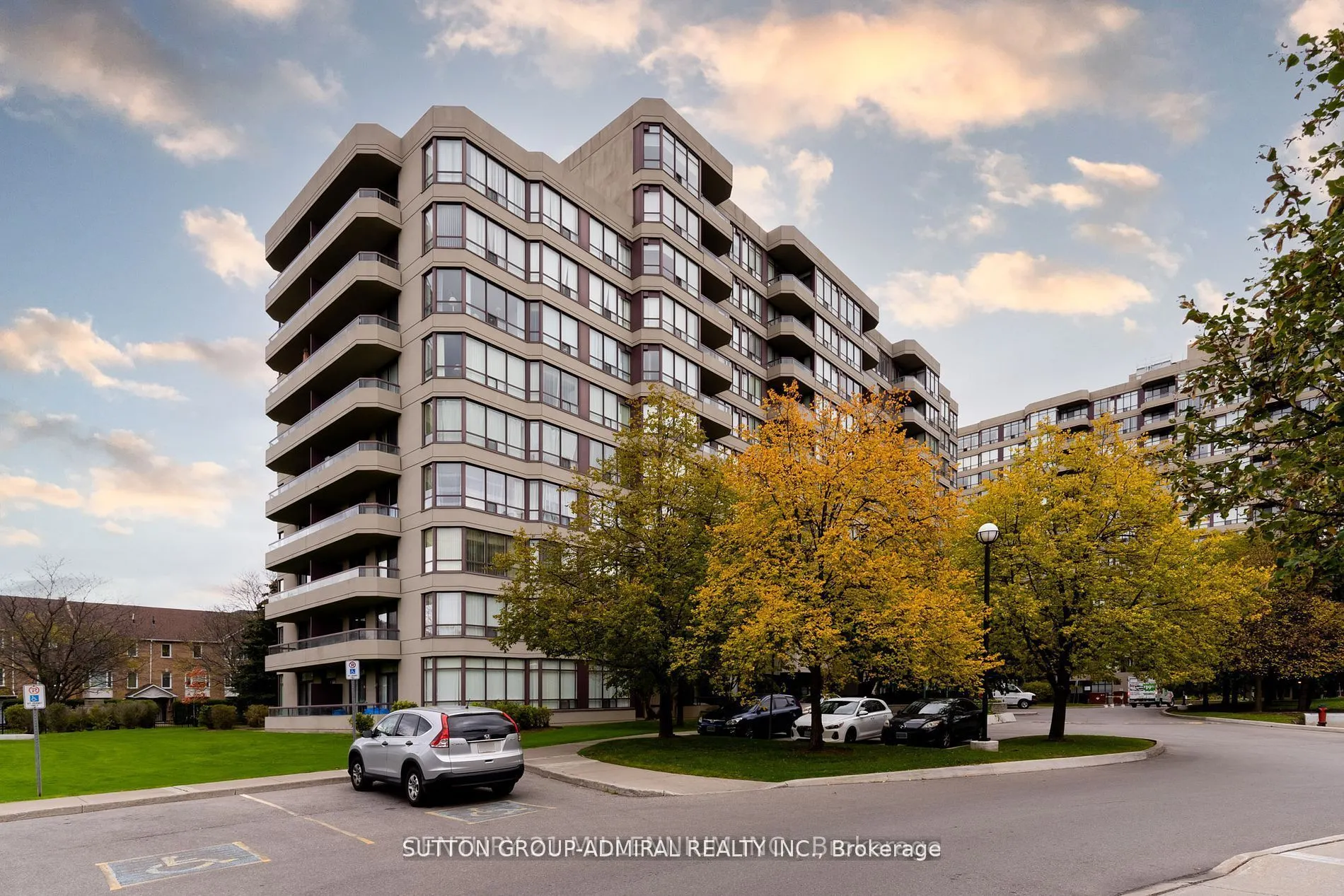 81 Townsgate Drive #211