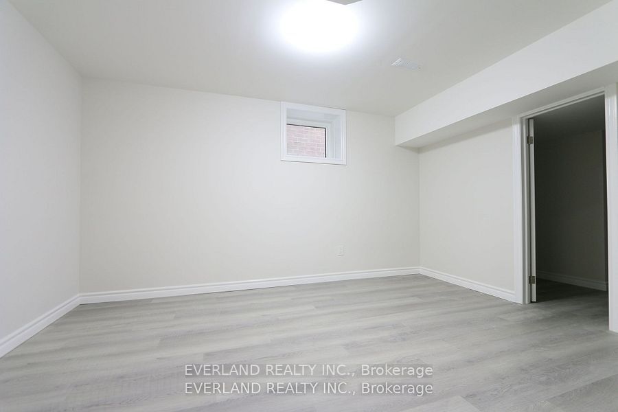 21 Kenneth Ross Bend