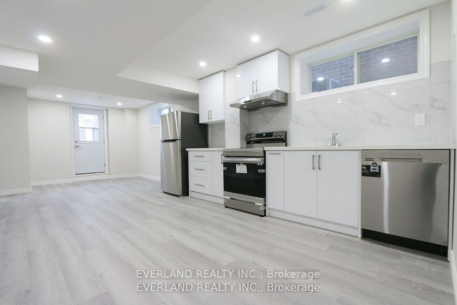 21 Kenneth Ross Bend
