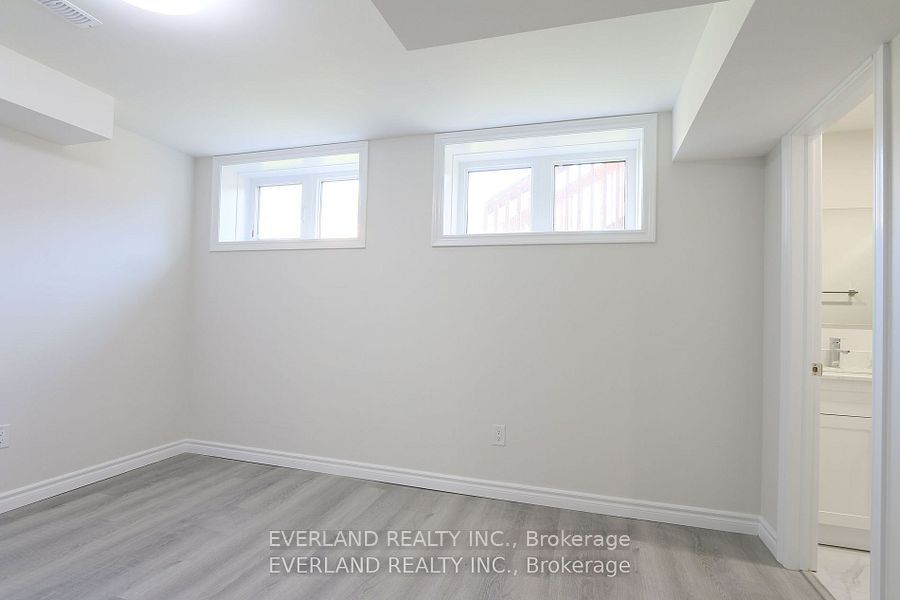 21 Kenneth Ross Bend