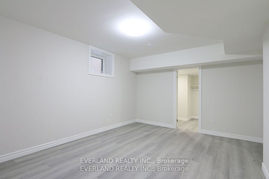 21 Kenneth Ross Bend