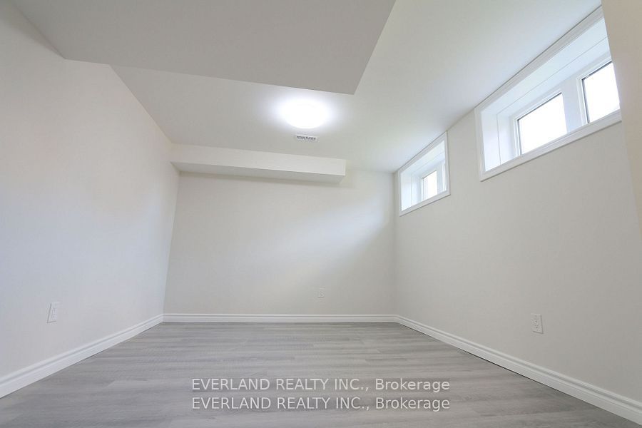 21 Kenneth Ross Bend
