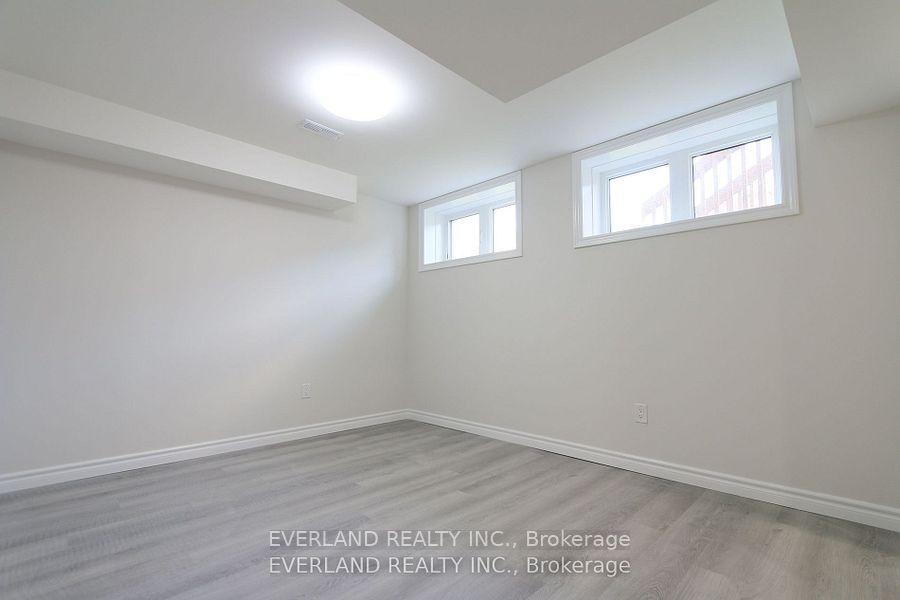21 Kenneth Ross Bend